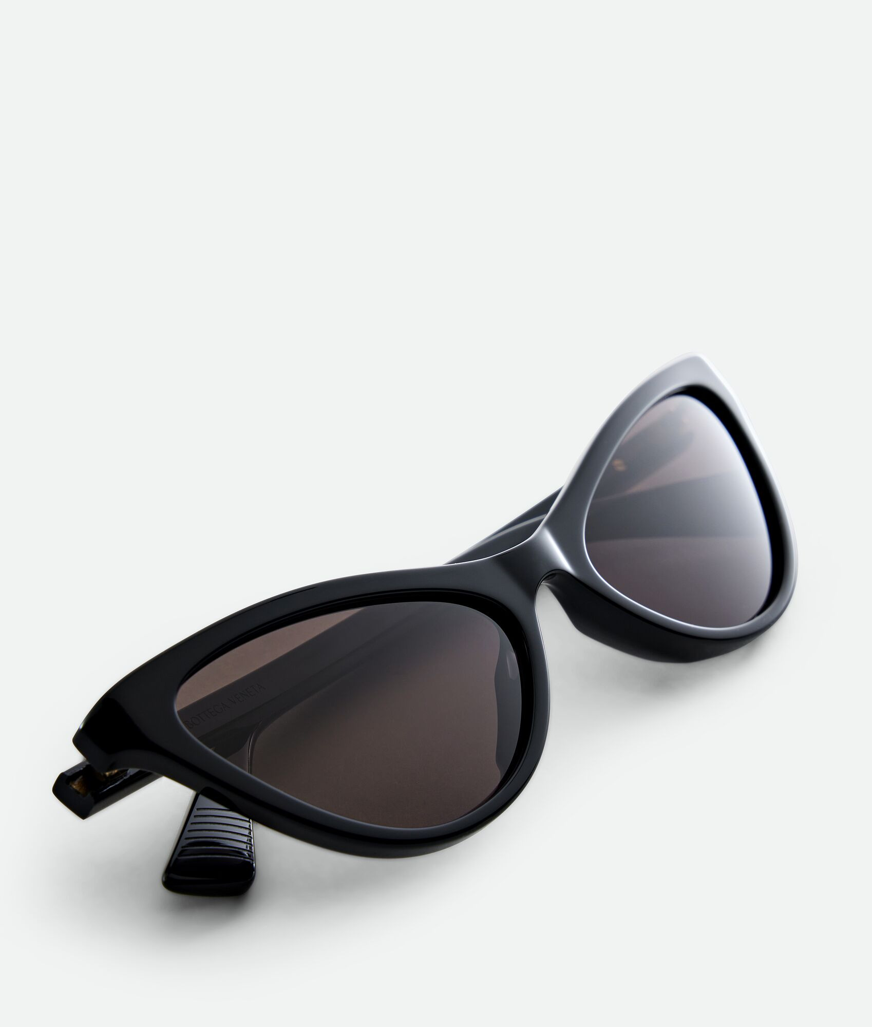 Classic Cat Eye Sunglasses - 3