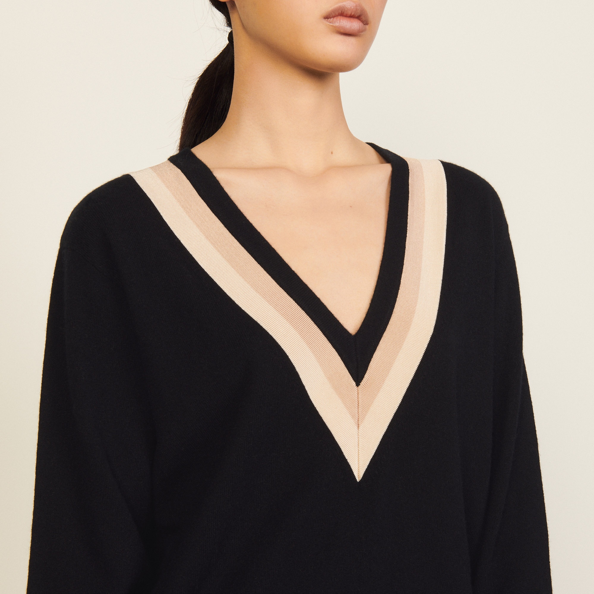 V-neck sweater - 5