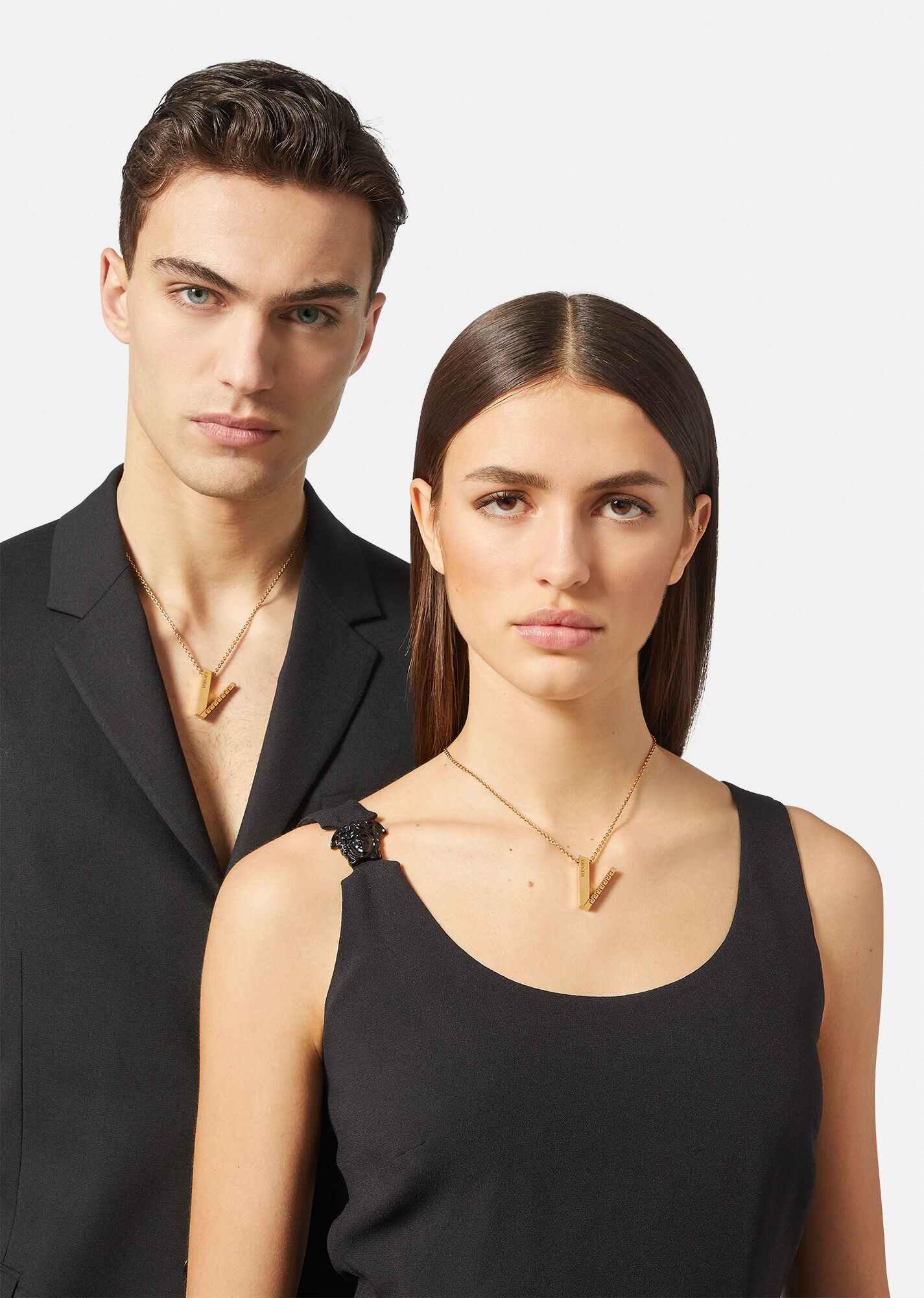 V Greca Signature Chain Necklace - 3