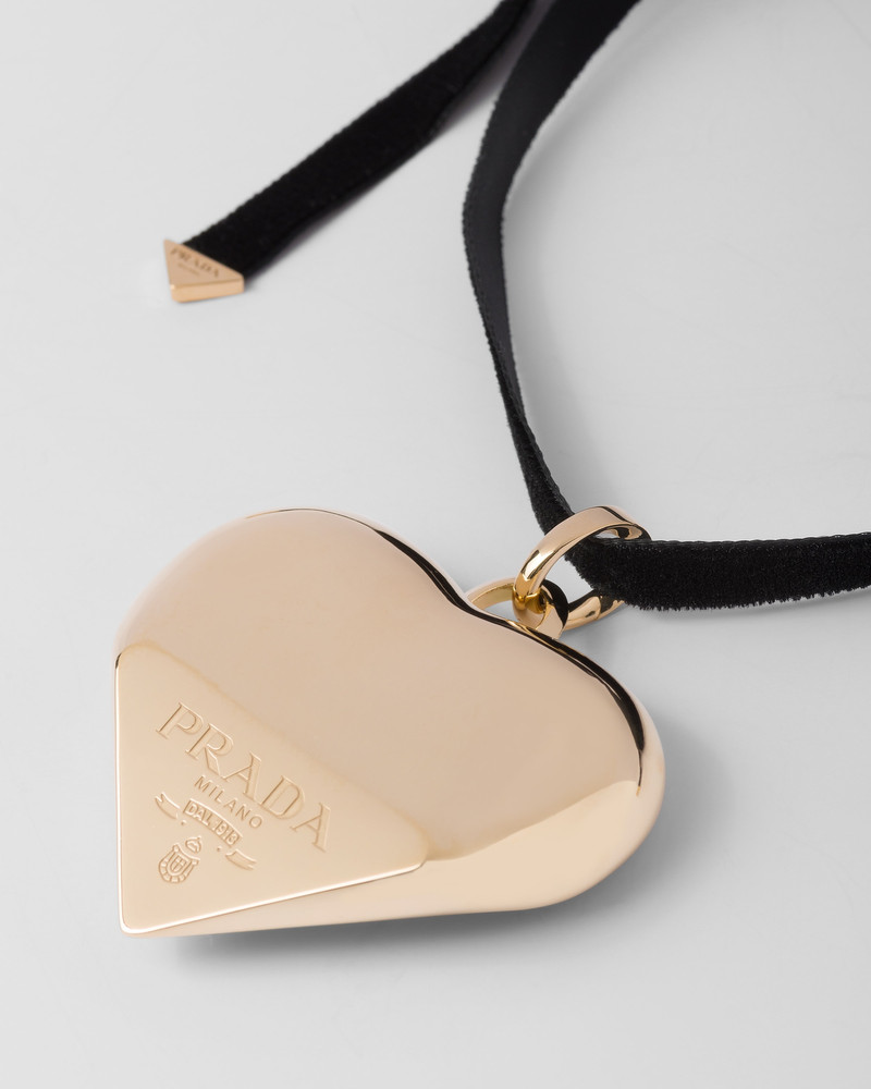 Eternal Gold choker with large pendant in yellow gold 4