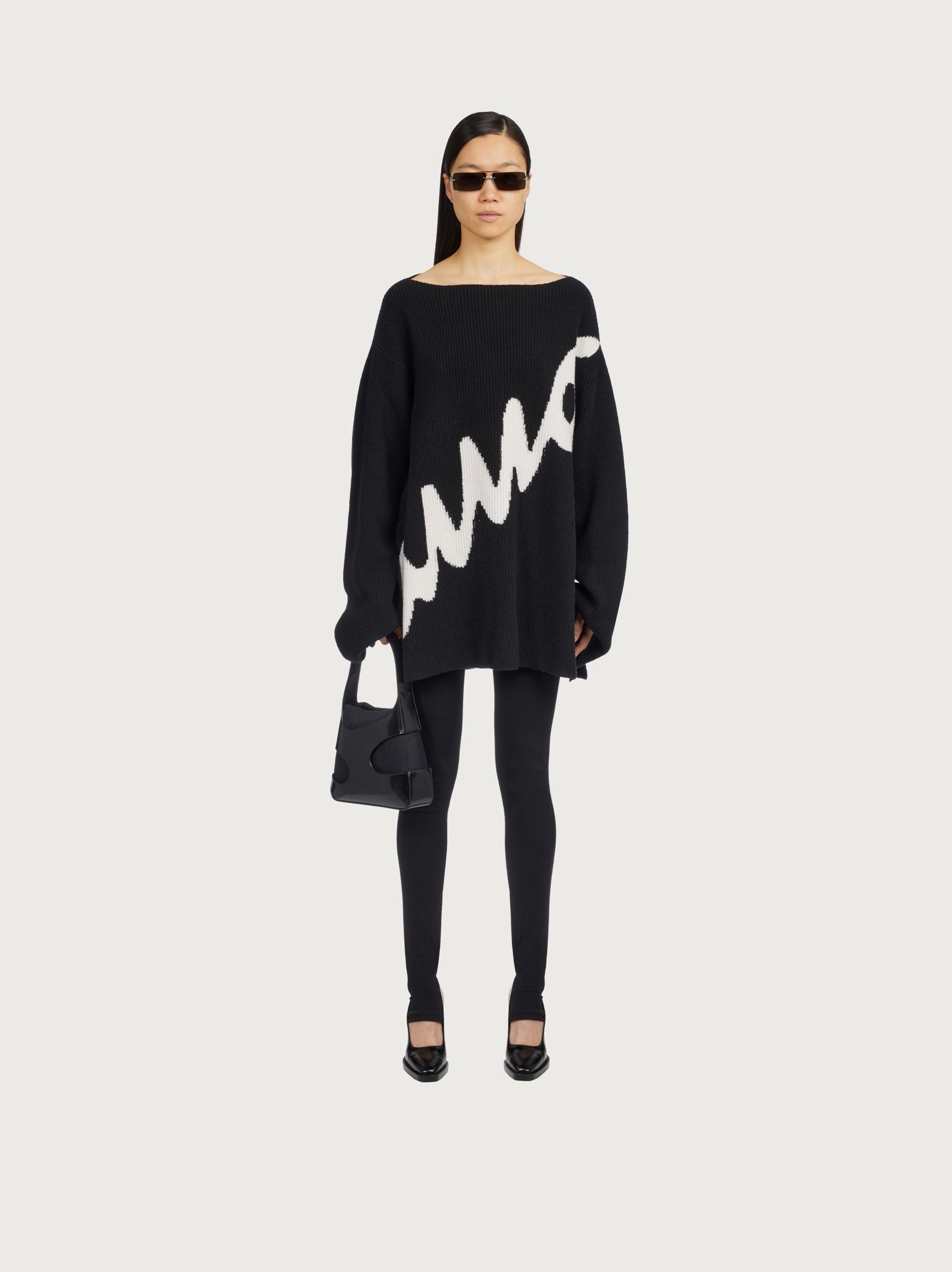 Shoulder bag with cut-out detailing (S) - 2