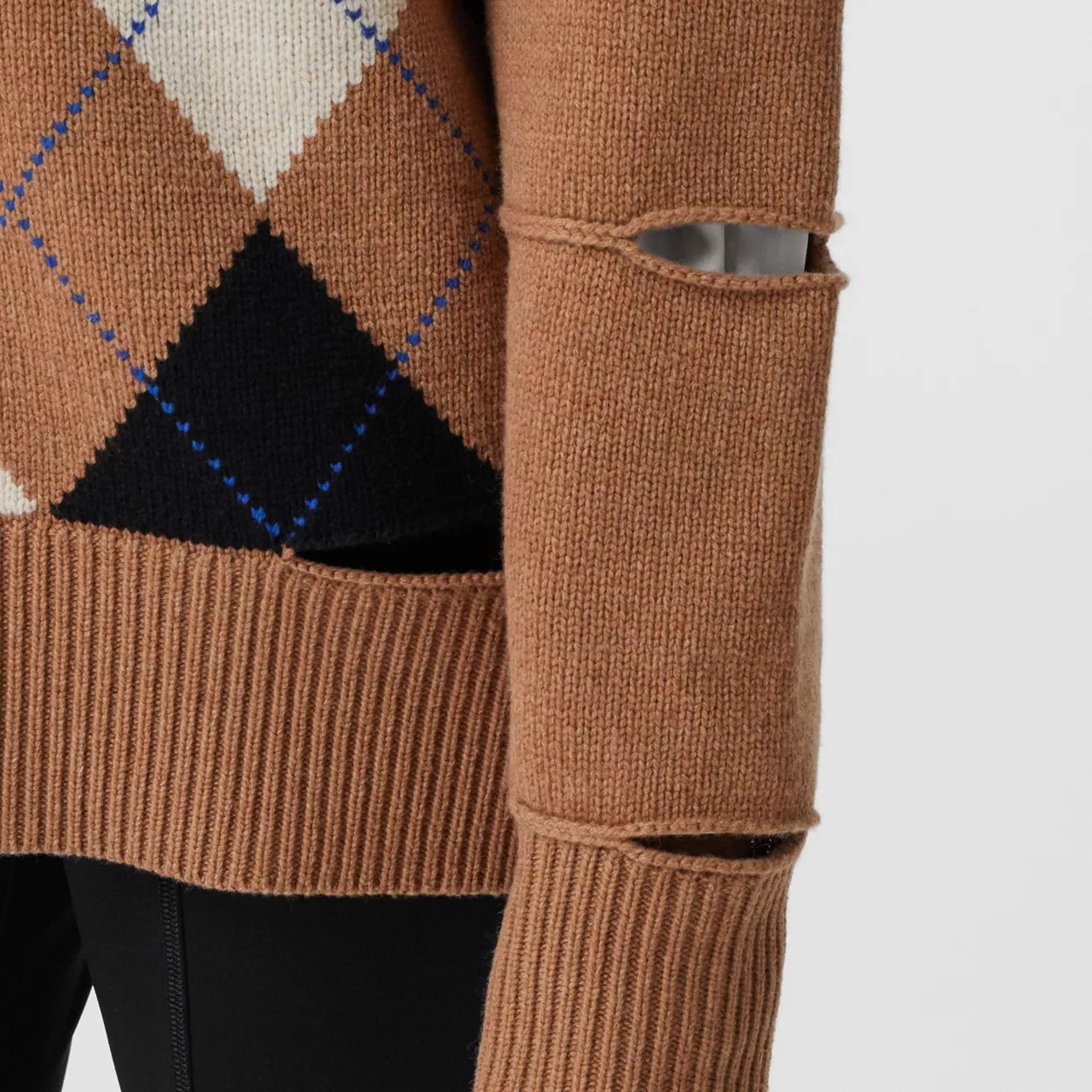 Cut-out Detail Argyle Intarsia Wool Cashmere Sweater - 5