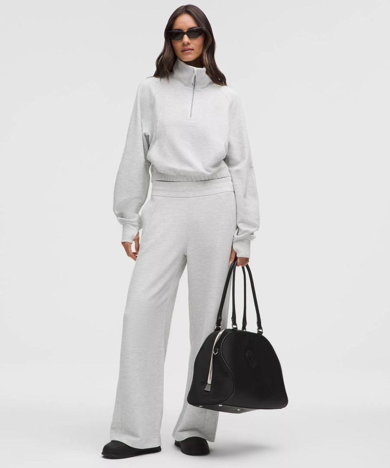 lululemon Bowler Duffle Bag 17L outlook