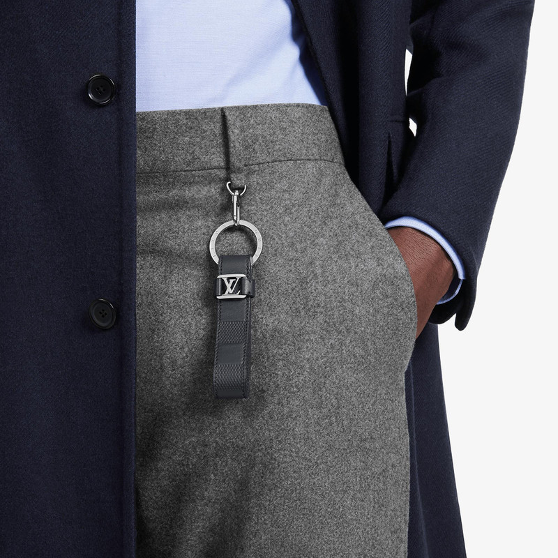 Louis Vuitton LV Dragonne key holder outlook