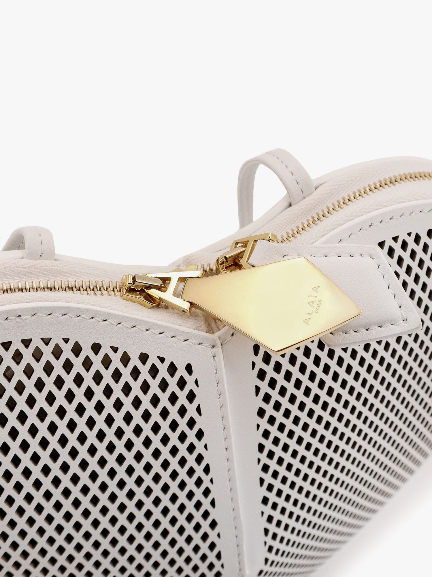 Alaïa Alaia Women Le Coeur Shoulder Bag In Leather With