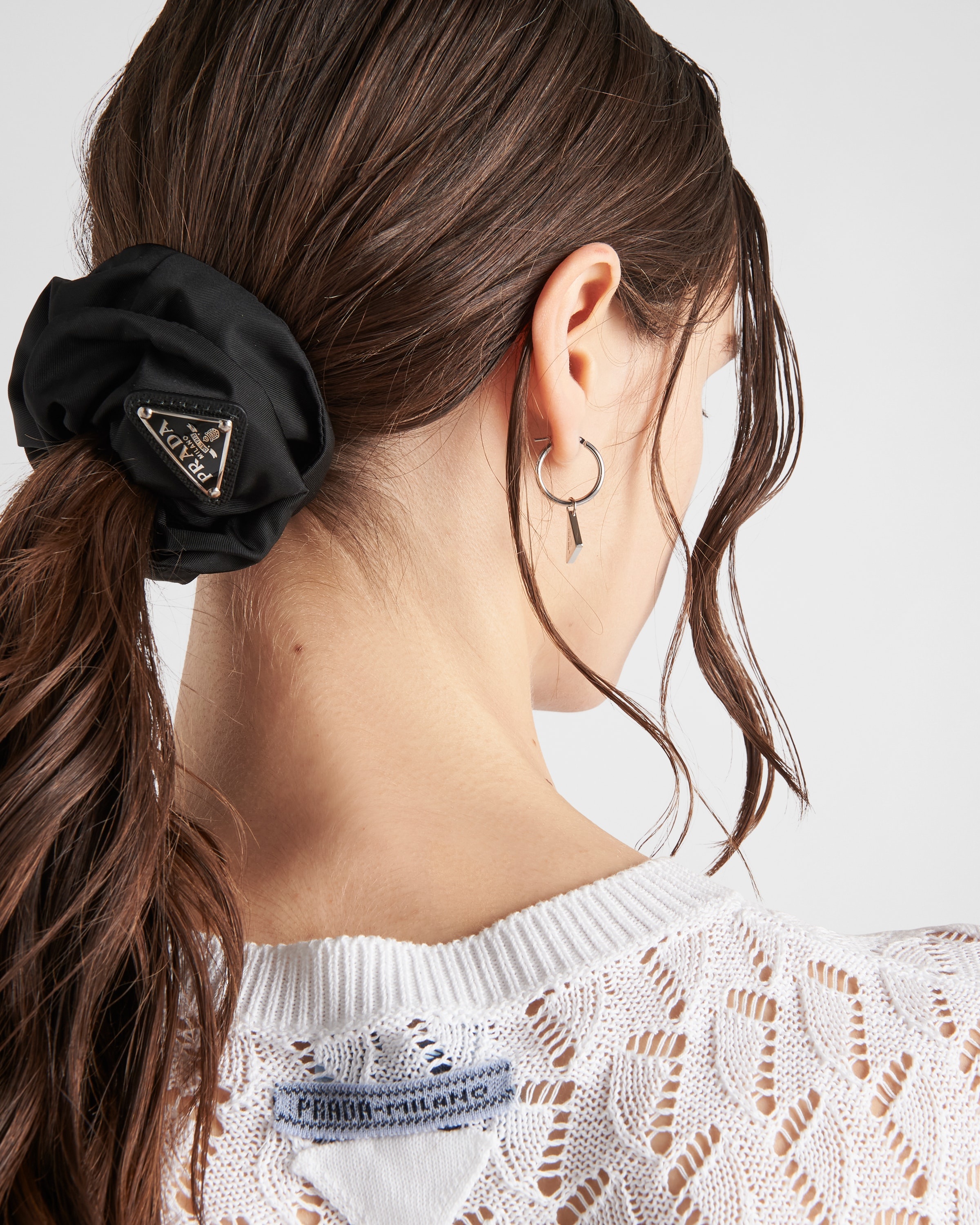 【日本入手困難】プラダ Re-Nylon scrunchie ヘアアクセサリー Re-Nylon シュシュ ヘアアクセサリー ナイロン ライトピンク
