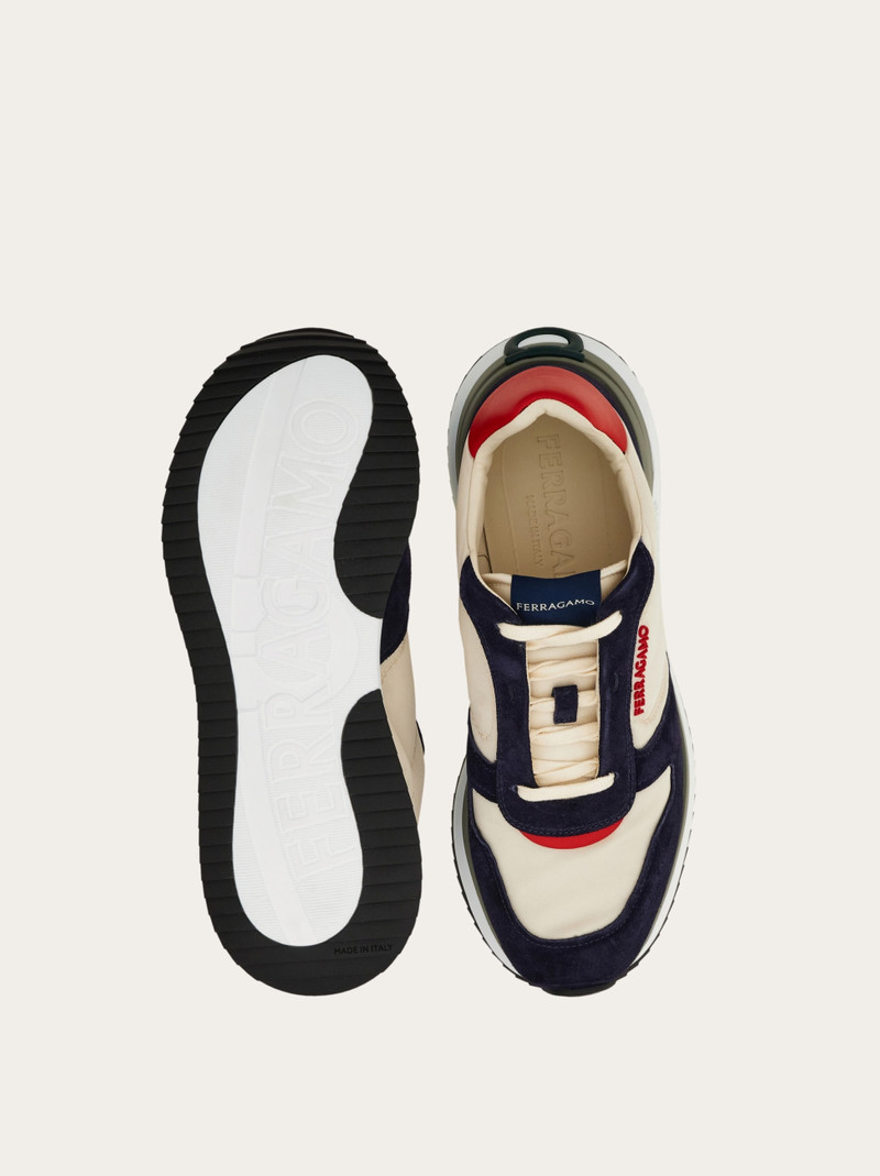 Low cut sneaker 5