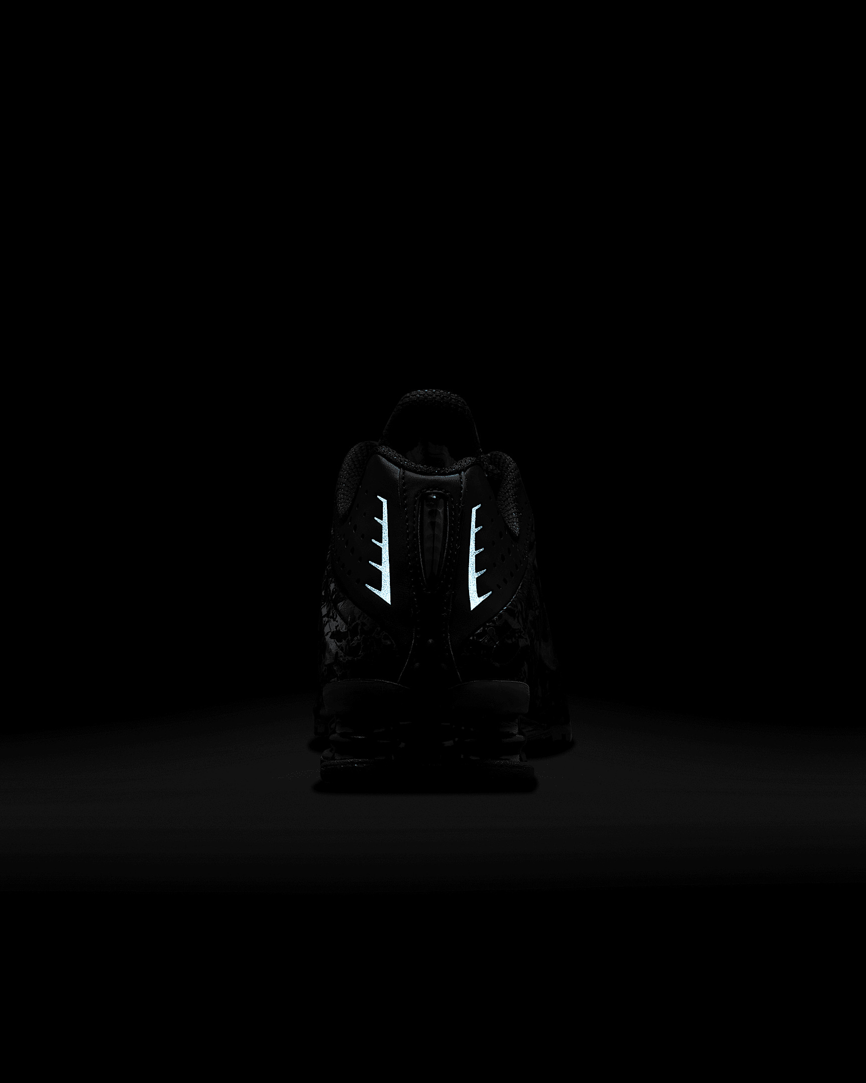 Nike Shox R4 Women's Shoes - 10