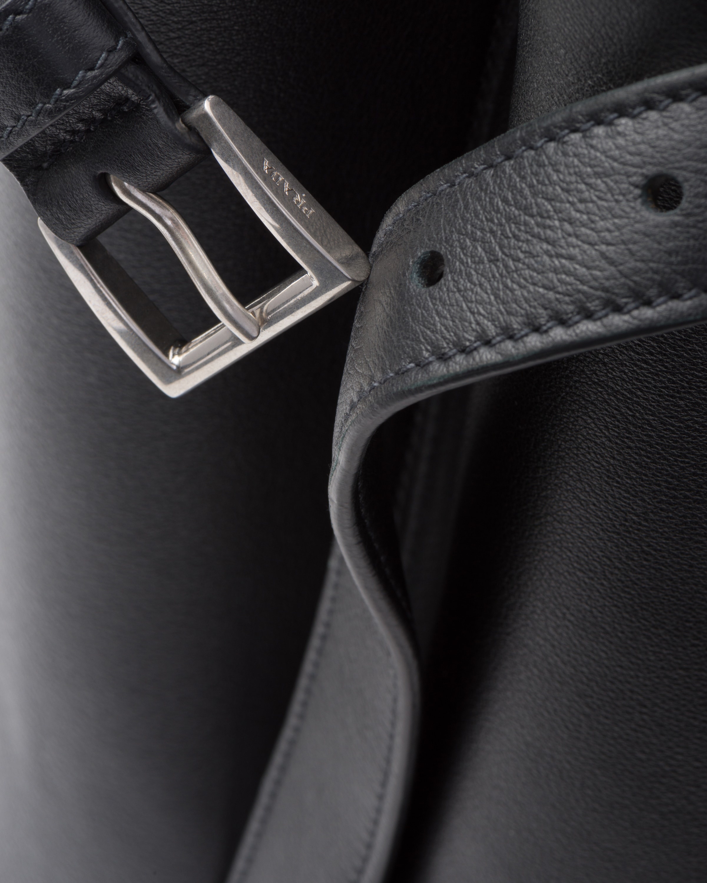 Prada Buckle leather handbag with double belt - 6
