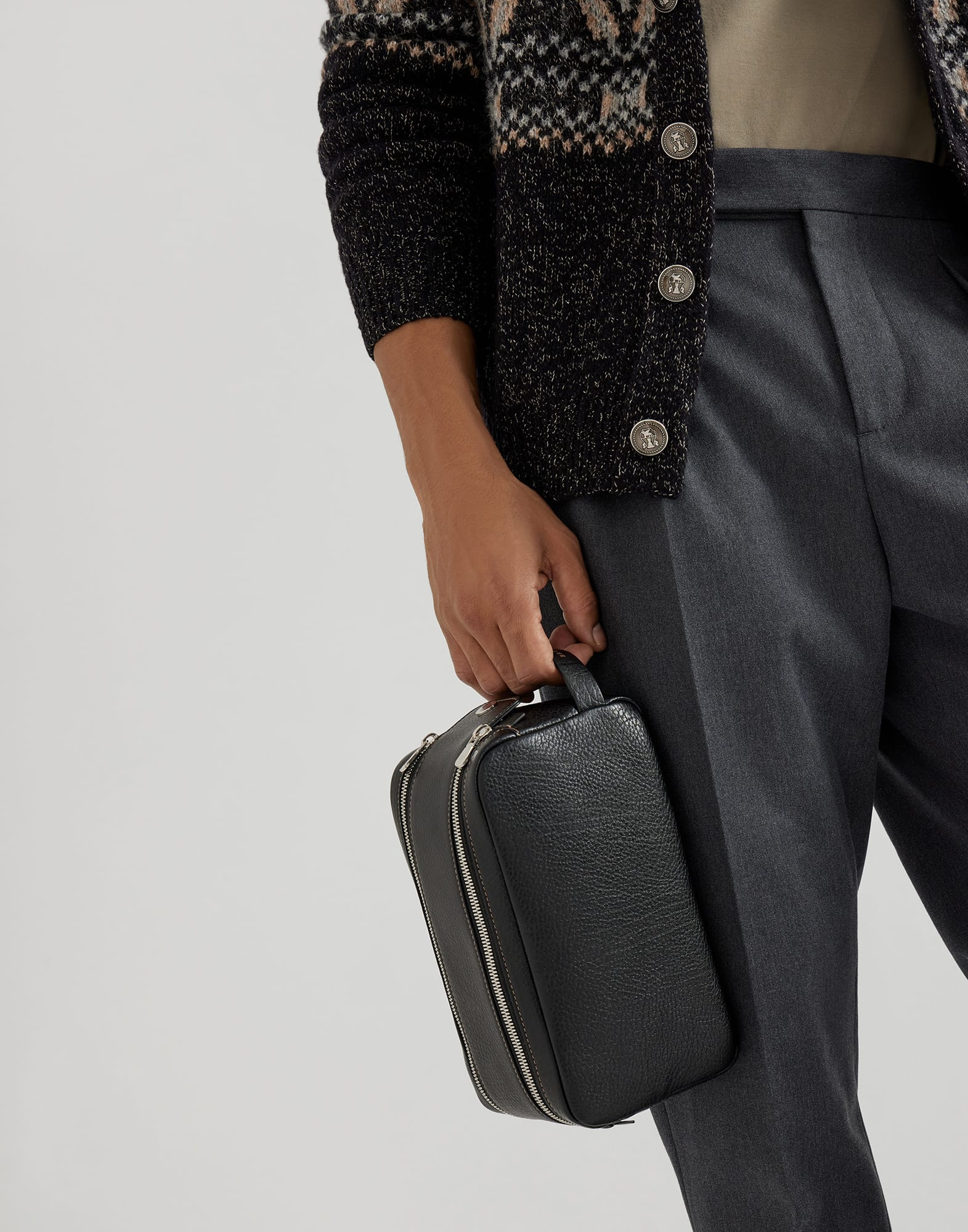 Grained calfskin beauty case with double zipper - 4