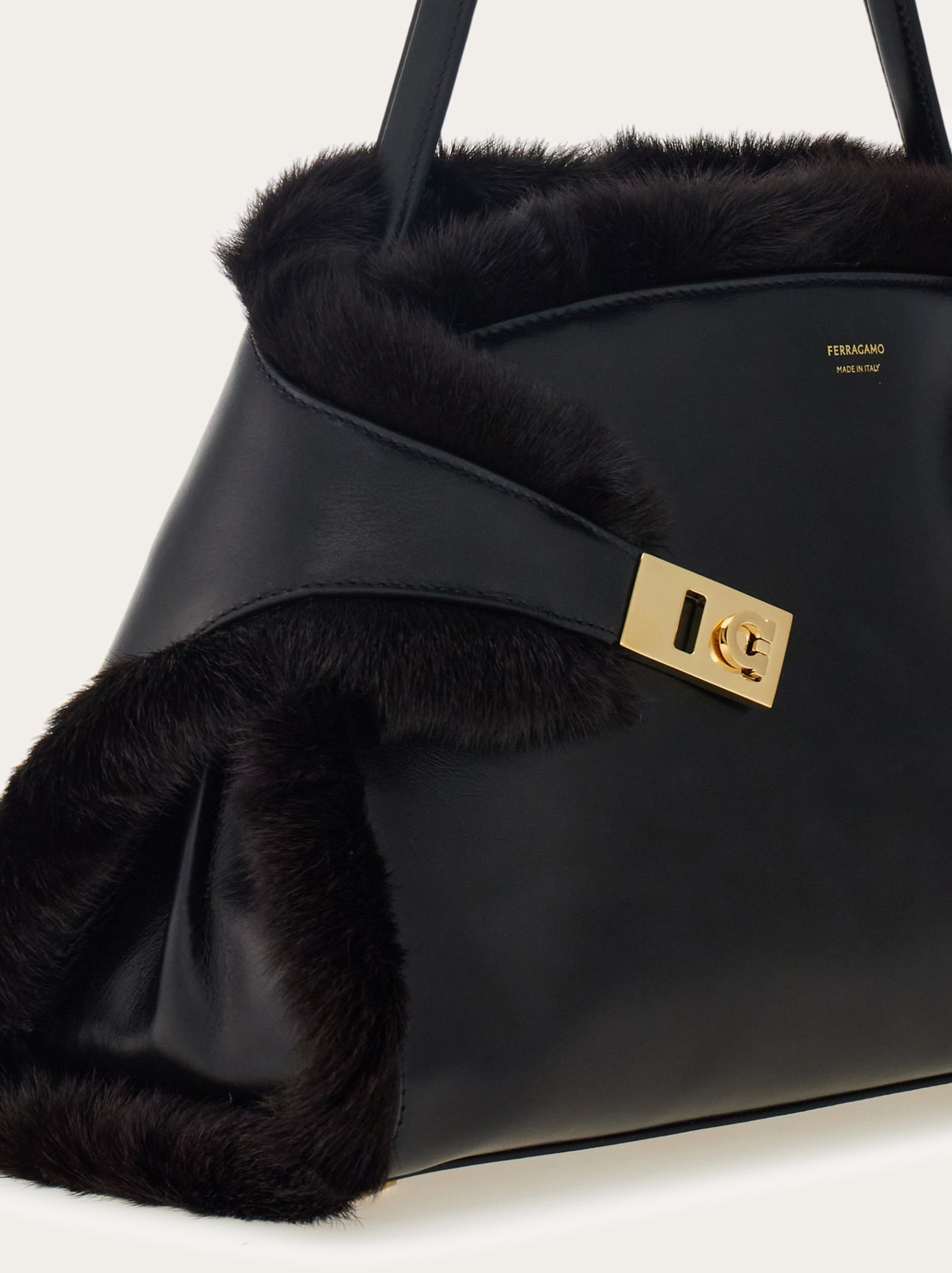 Hug soft shoulder bag (M) - 4
