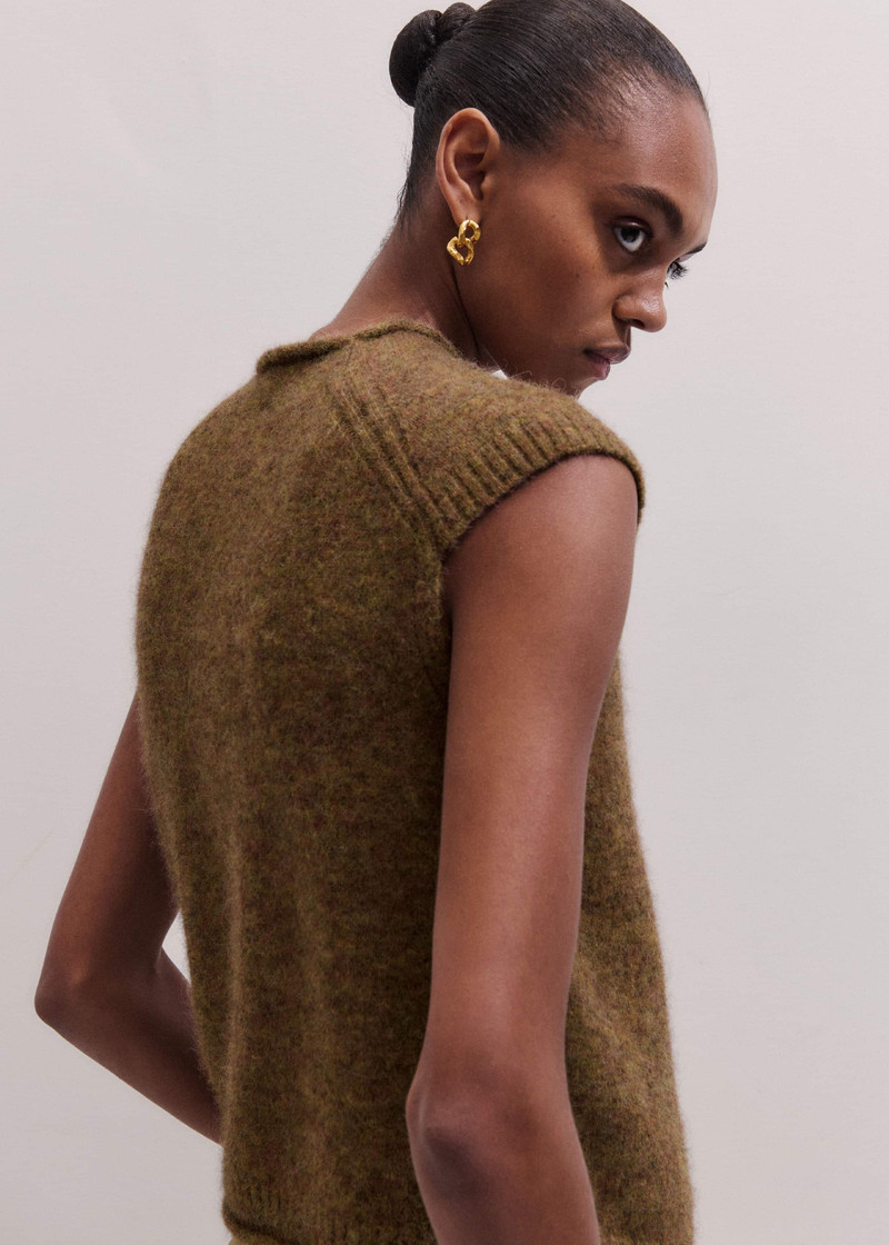 Roll Trim Knit Vest 8
