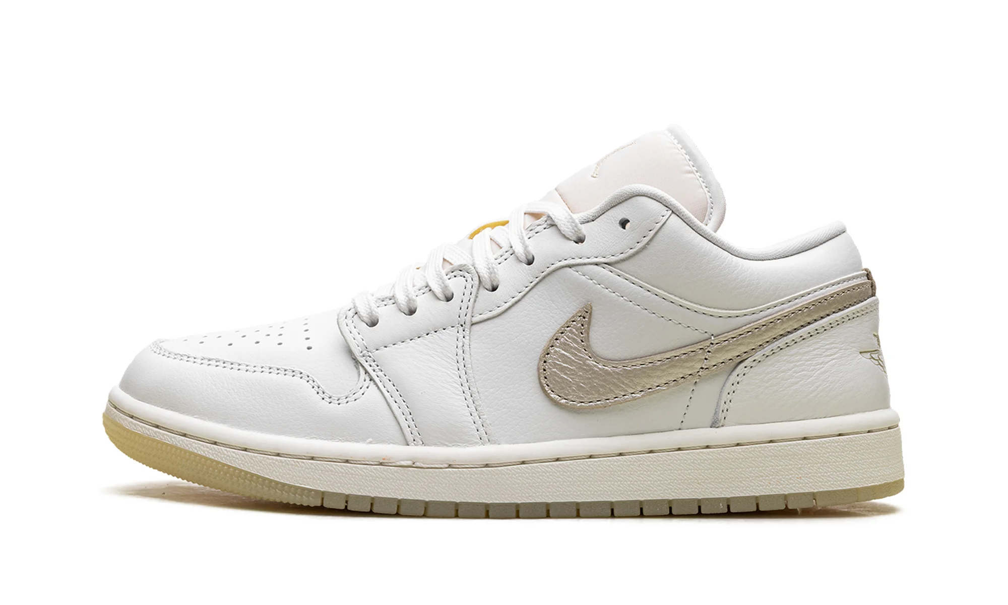 Jordan 1 Low SE WMNS "Metallic Team Gold" HV5157 100 - 1