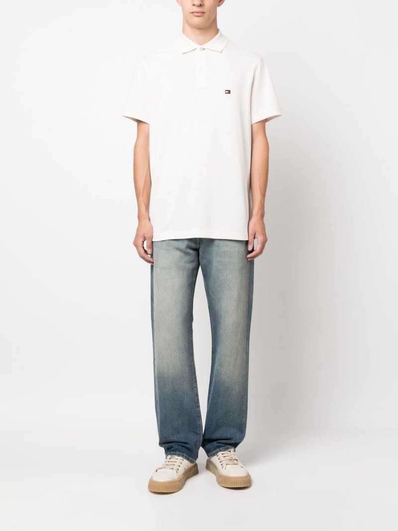 Levi's straight-leg jeans outlook