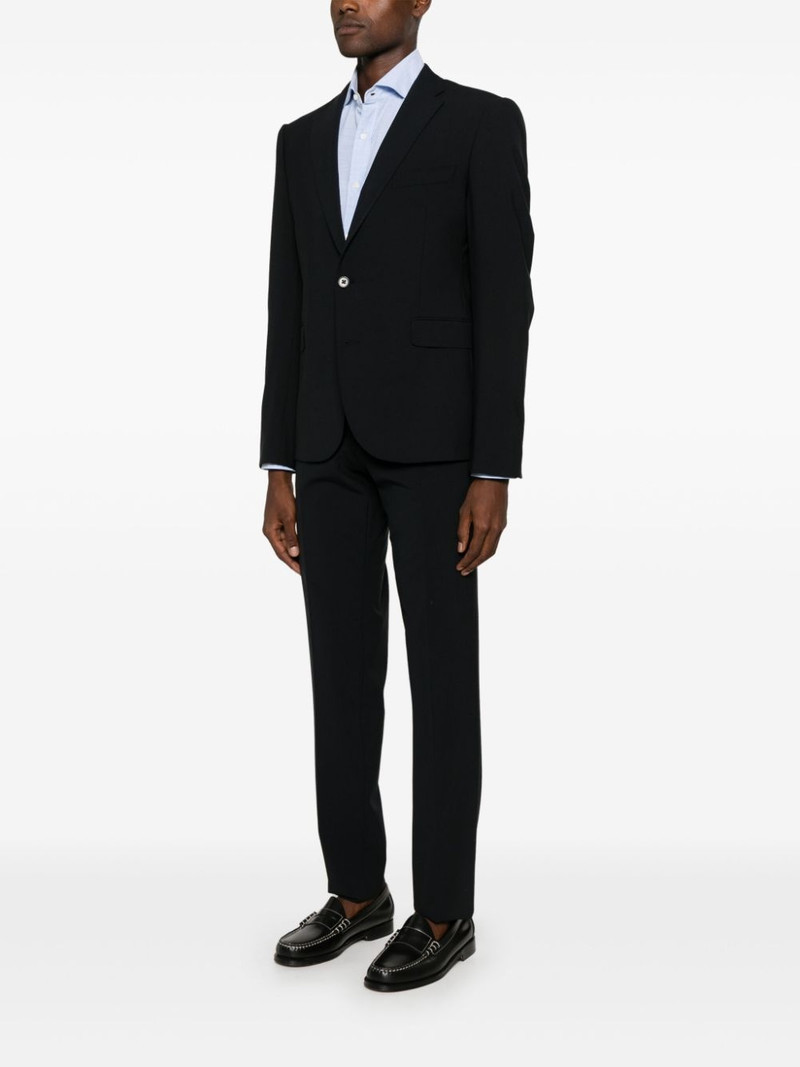 single-breasted suit 3