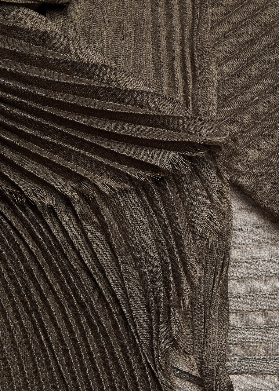 Issey Miyake Pleated Fine-knit Scarf - 3