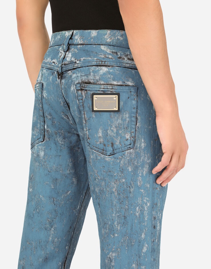 Loose blue jeans with marbled print - 5