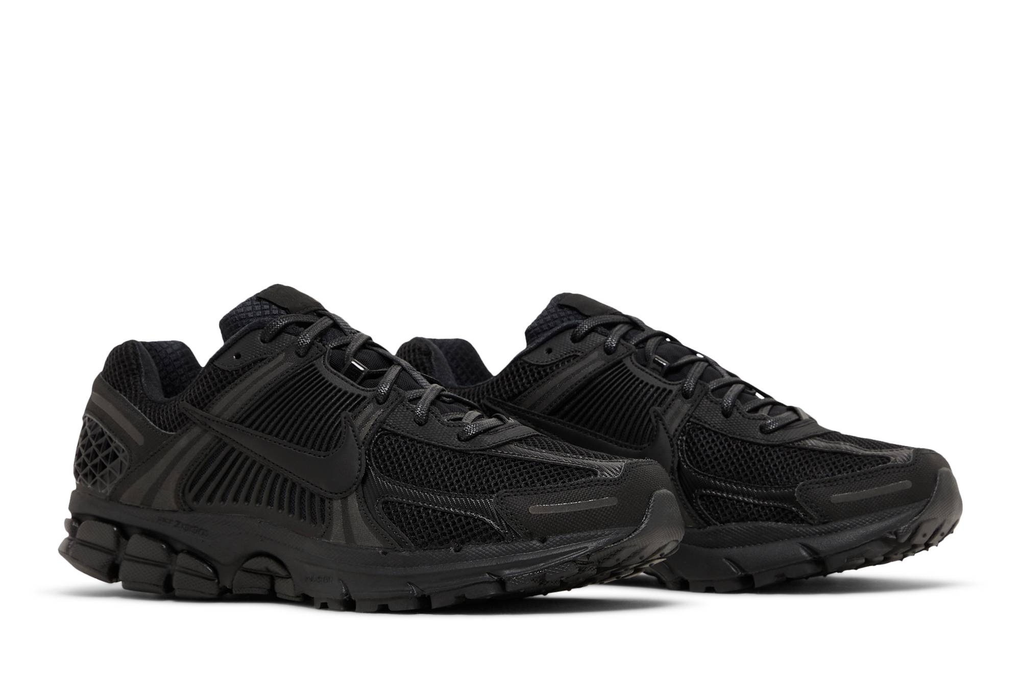 Air Zoom Vomero 5 'Triple Black' - 8