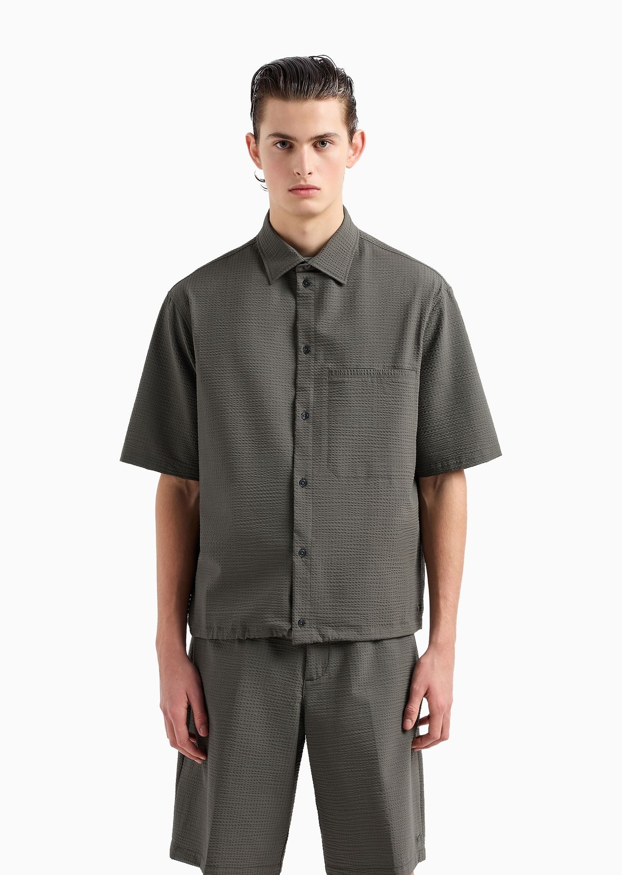Short-sleeved oversized shirt in technical seersucker - 3