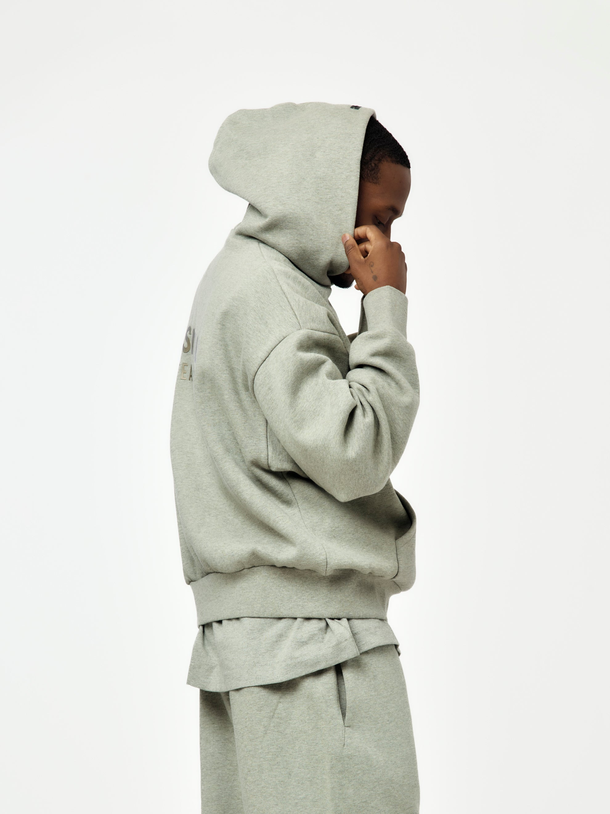 CLASSIC FIT FLEECE HOODIE (CONCRETE) - 2