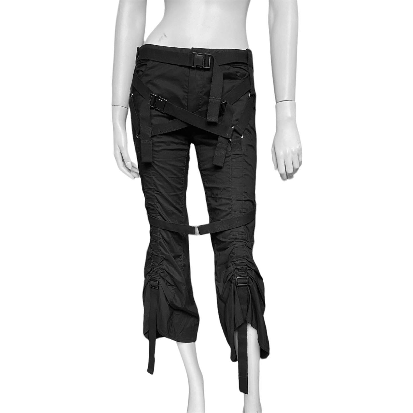 Junya Watanabe Junya Watanabe Spring 2003 black bondage parachute pants |  dusty.archive | REVERSIBLE