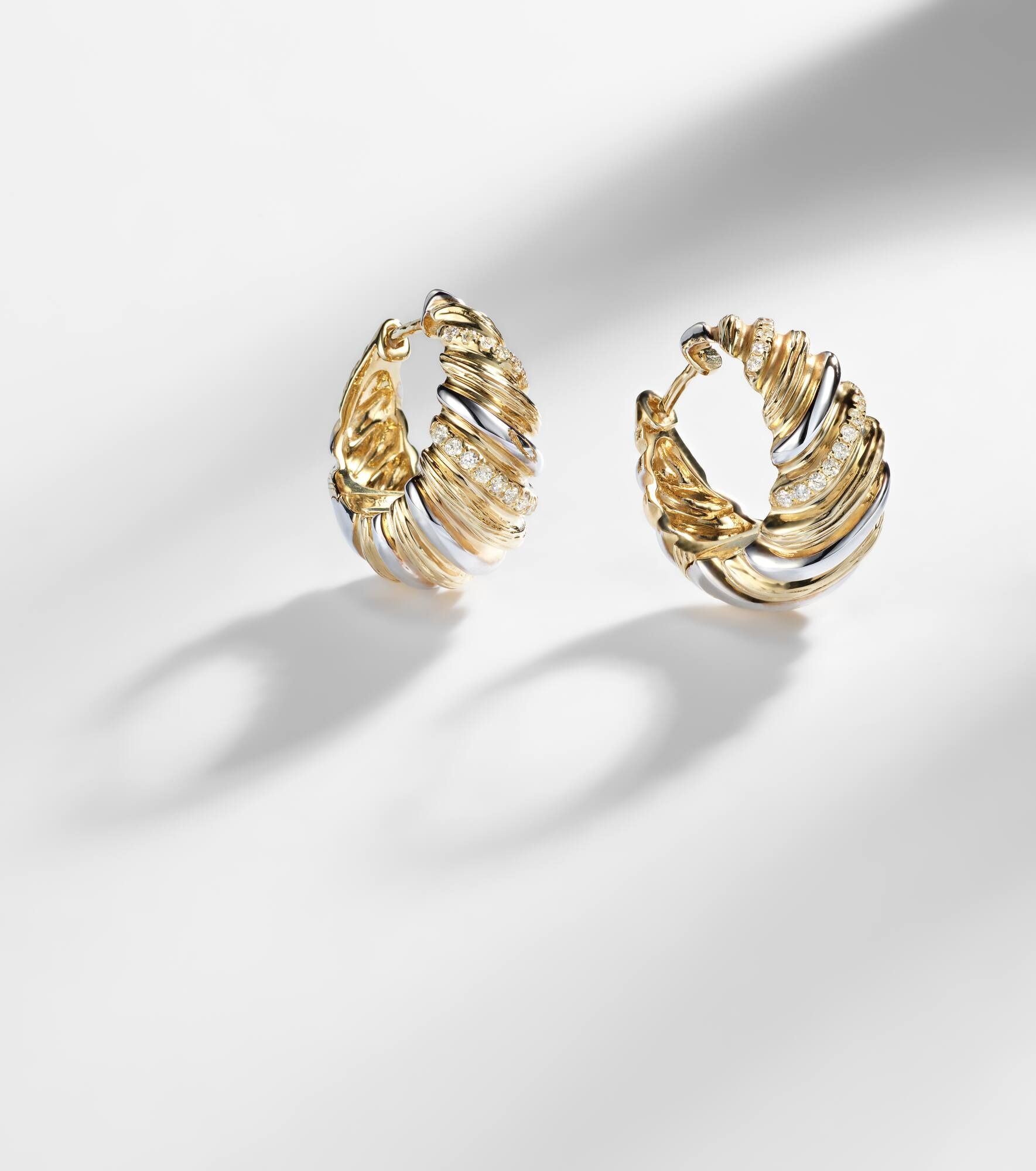 Berlingot 9kt white and yellow gold earrings with diamonds - 5