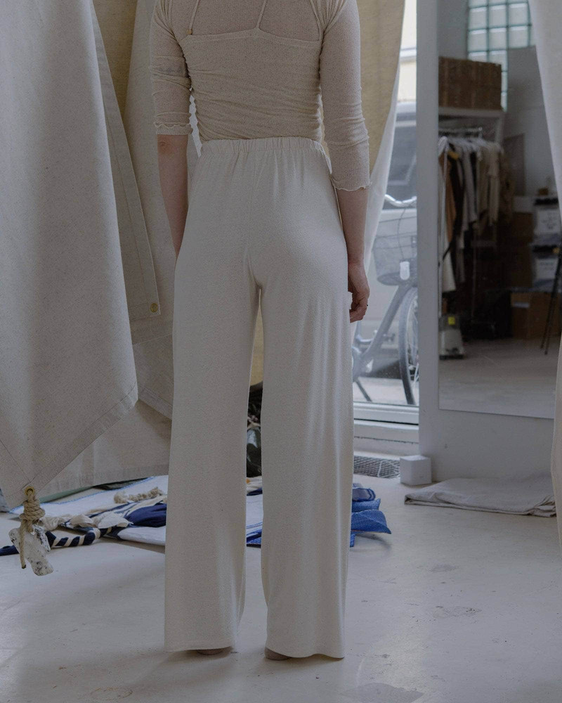 BASERANGE Domond Pants - Wild Silk Jersey outlook