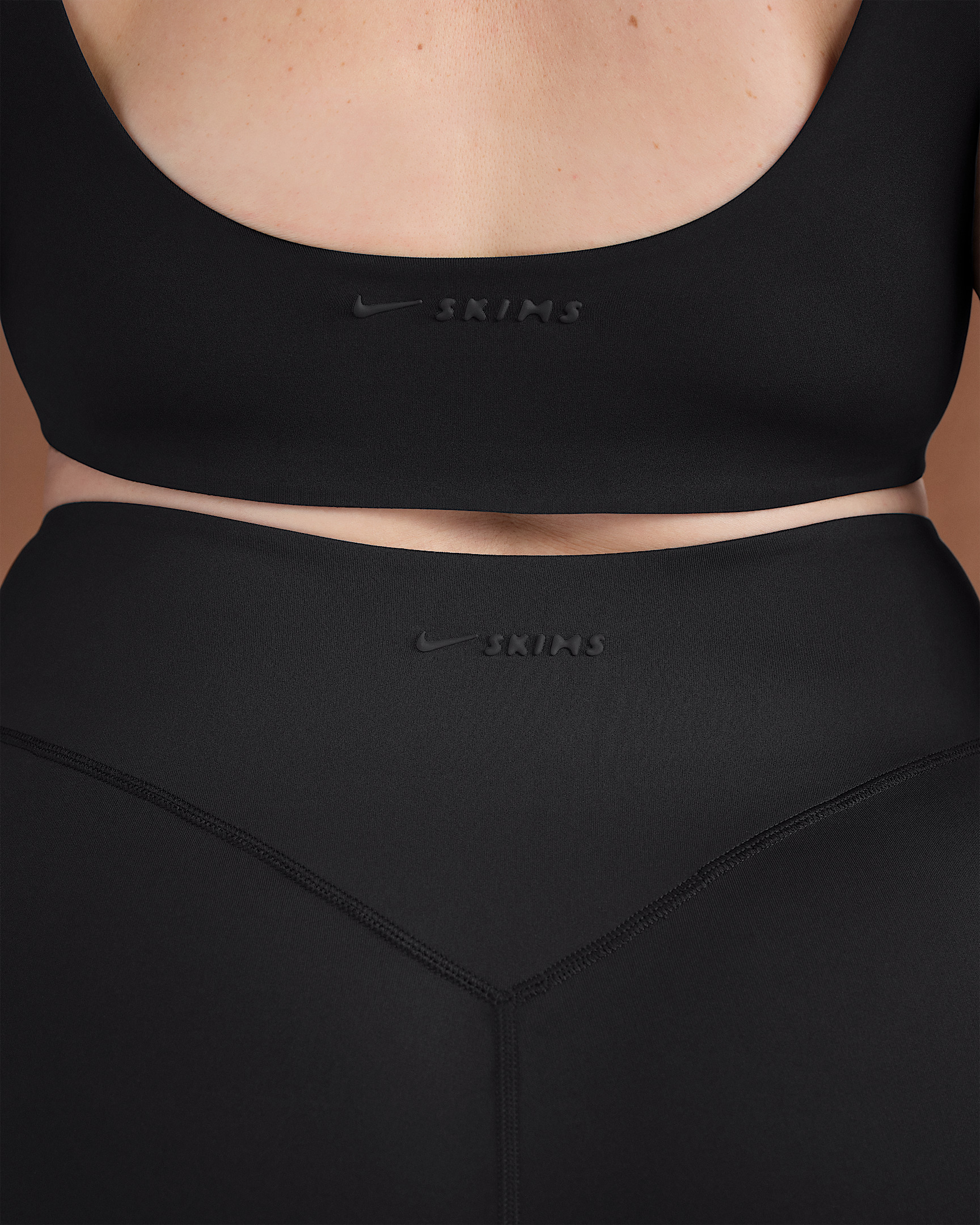NikeSKIMS Matte Women's High-Waisted 26" Leggings - 10