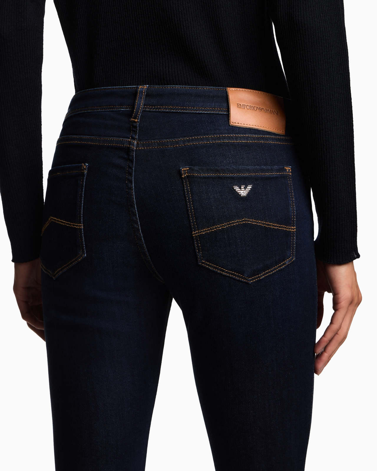 J28 Medium-waisted, super skinny-leg Lyocell denim jeans - 5