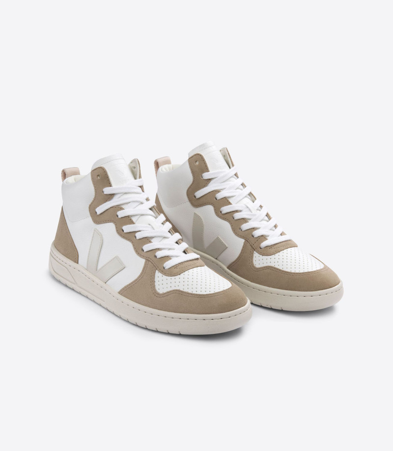 VEJA V-15 LEATHER WHITE PIERRE SAHARA outlook
