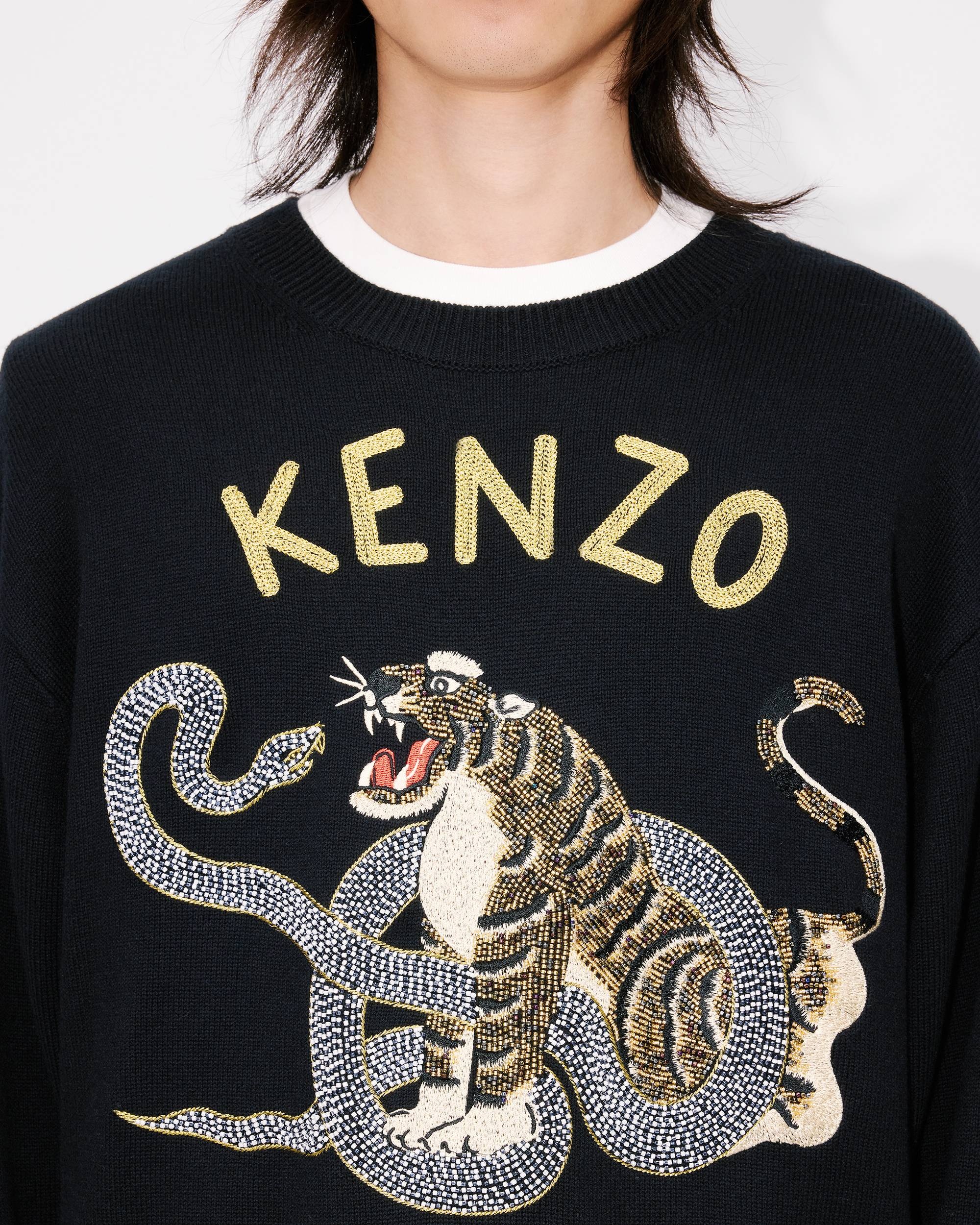 'Lunar New Year' genderless embroidered jumper in wool and cotton - 10
