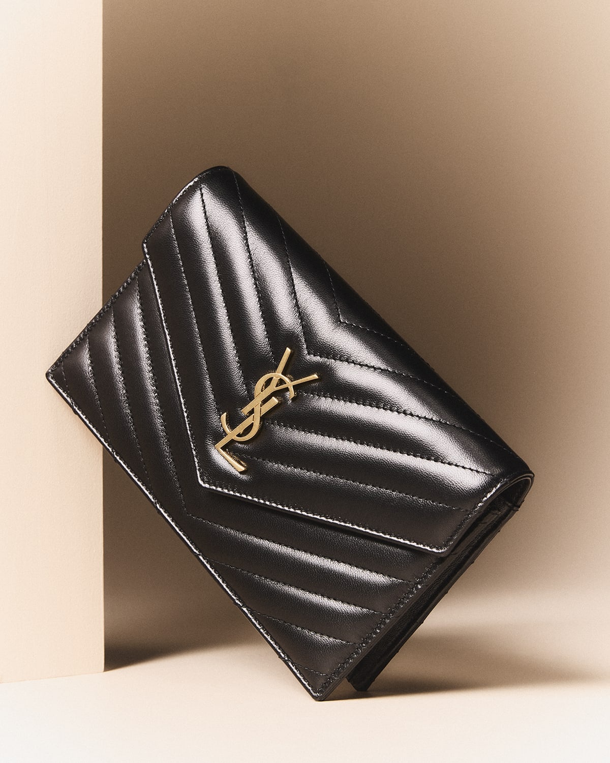 Small YSL Wallet on Chain in Quilted Leather - 6