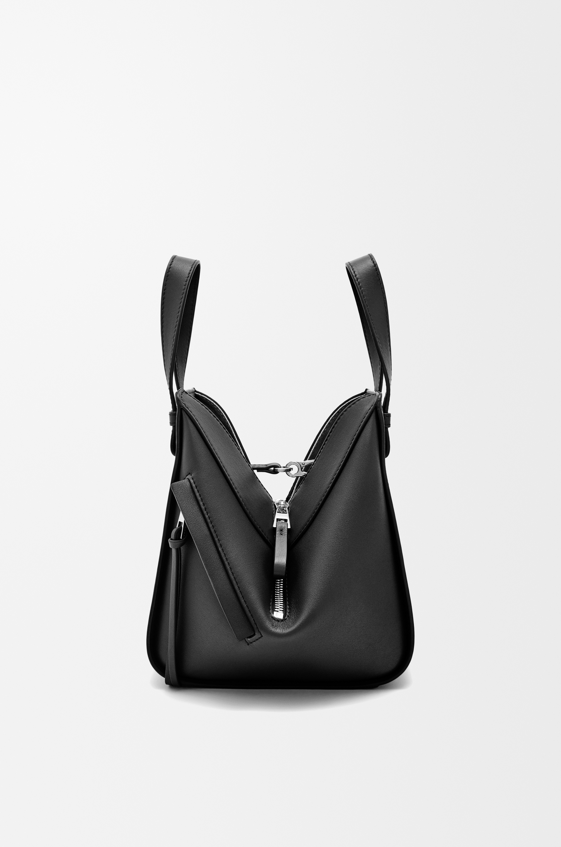 Compact Hammock bag in classic calfskin - 5