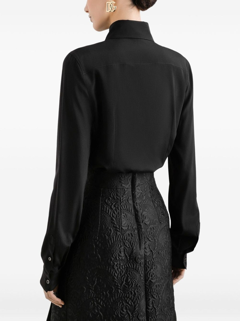 pointed-collar shirt 4
