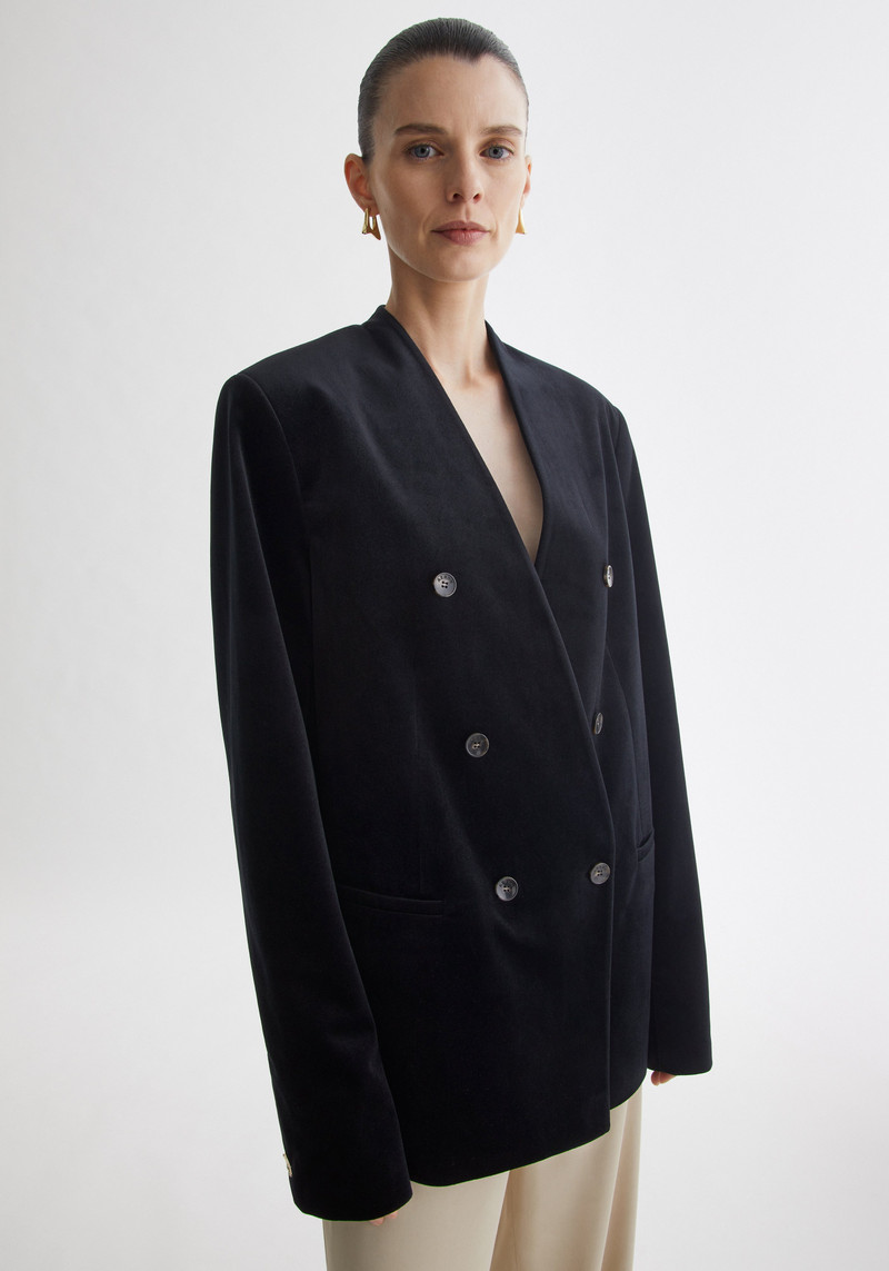WINDSOR Collarless double breatsed boxy velvet blazer 3
