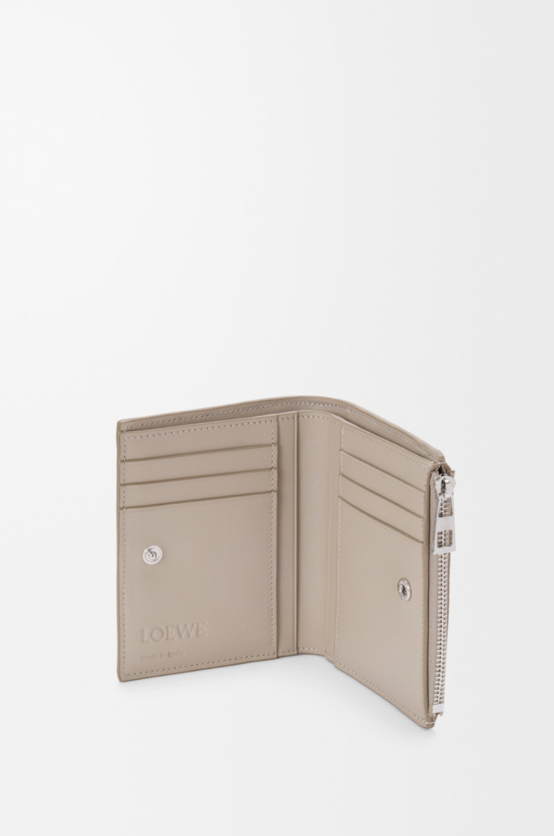 Slim compact wallet in soft grained calfskin 3