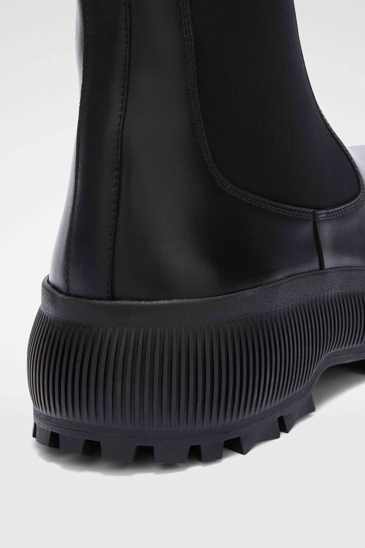 Chelsea Boots - 7