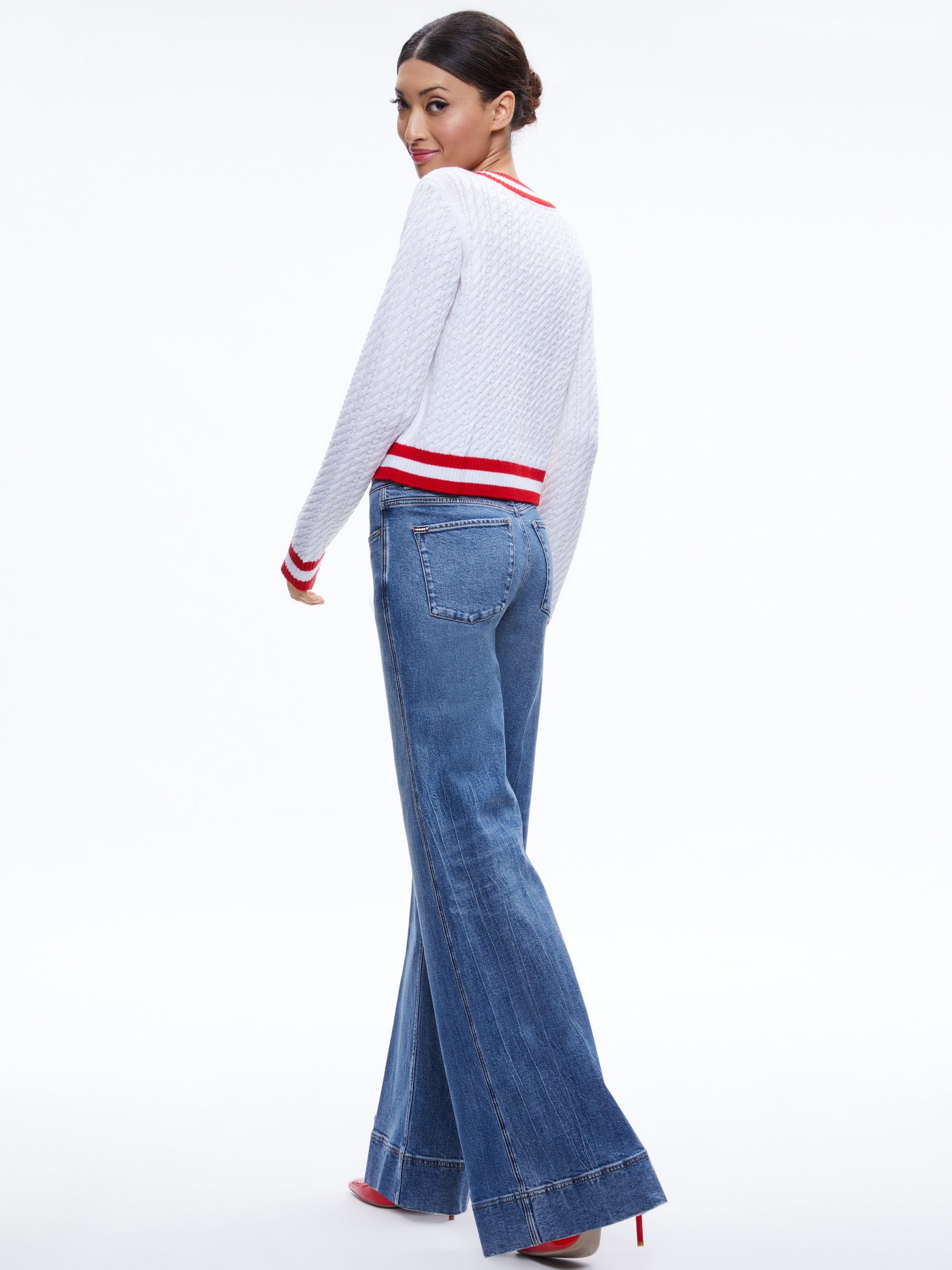 MARIKA CABLE KNIT V-NECK PULLOVER - 3
