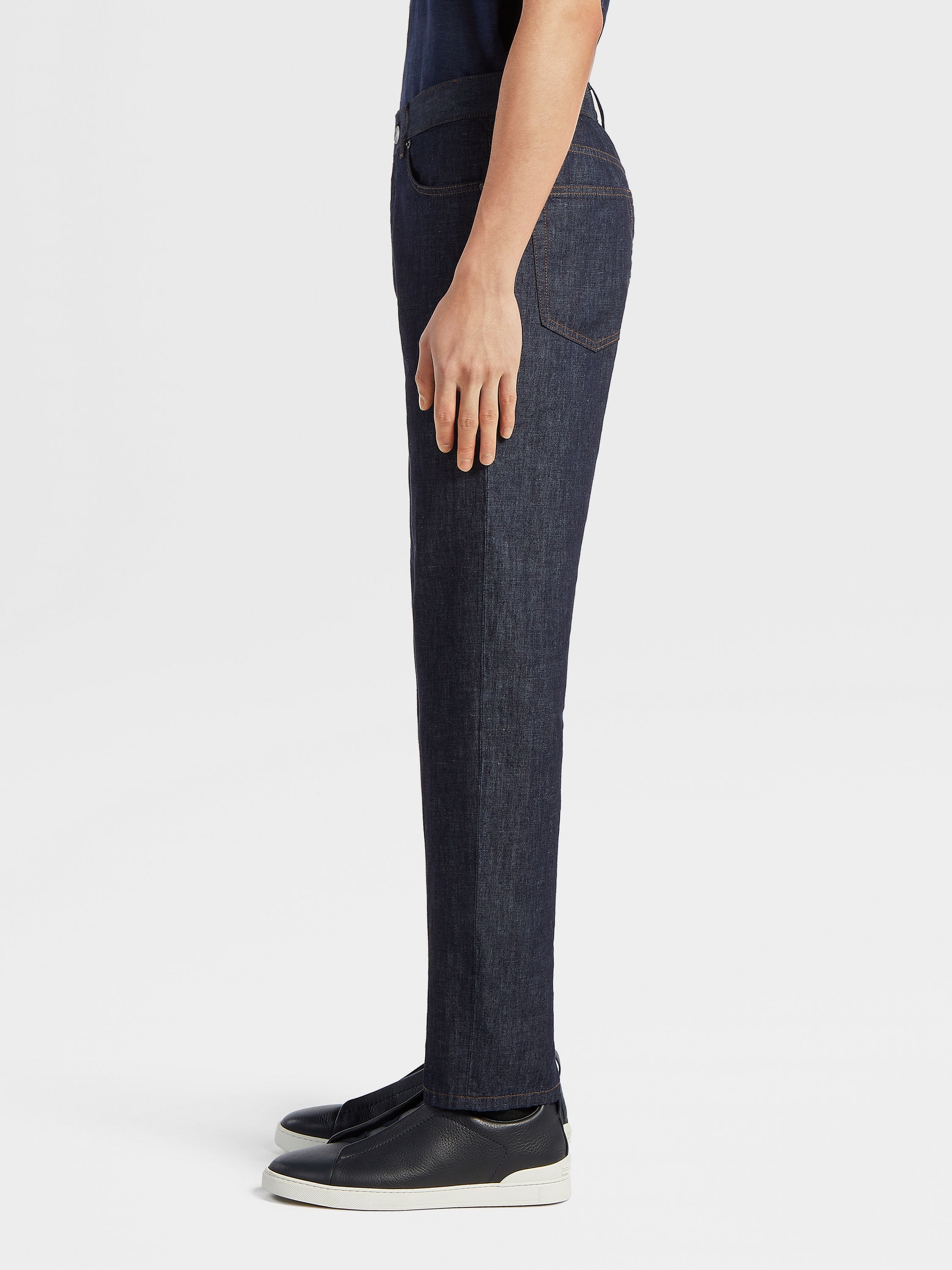 DARK BLUE RINSE-WASHED COTTON AND LINEN ROCCIA JEANS - 4