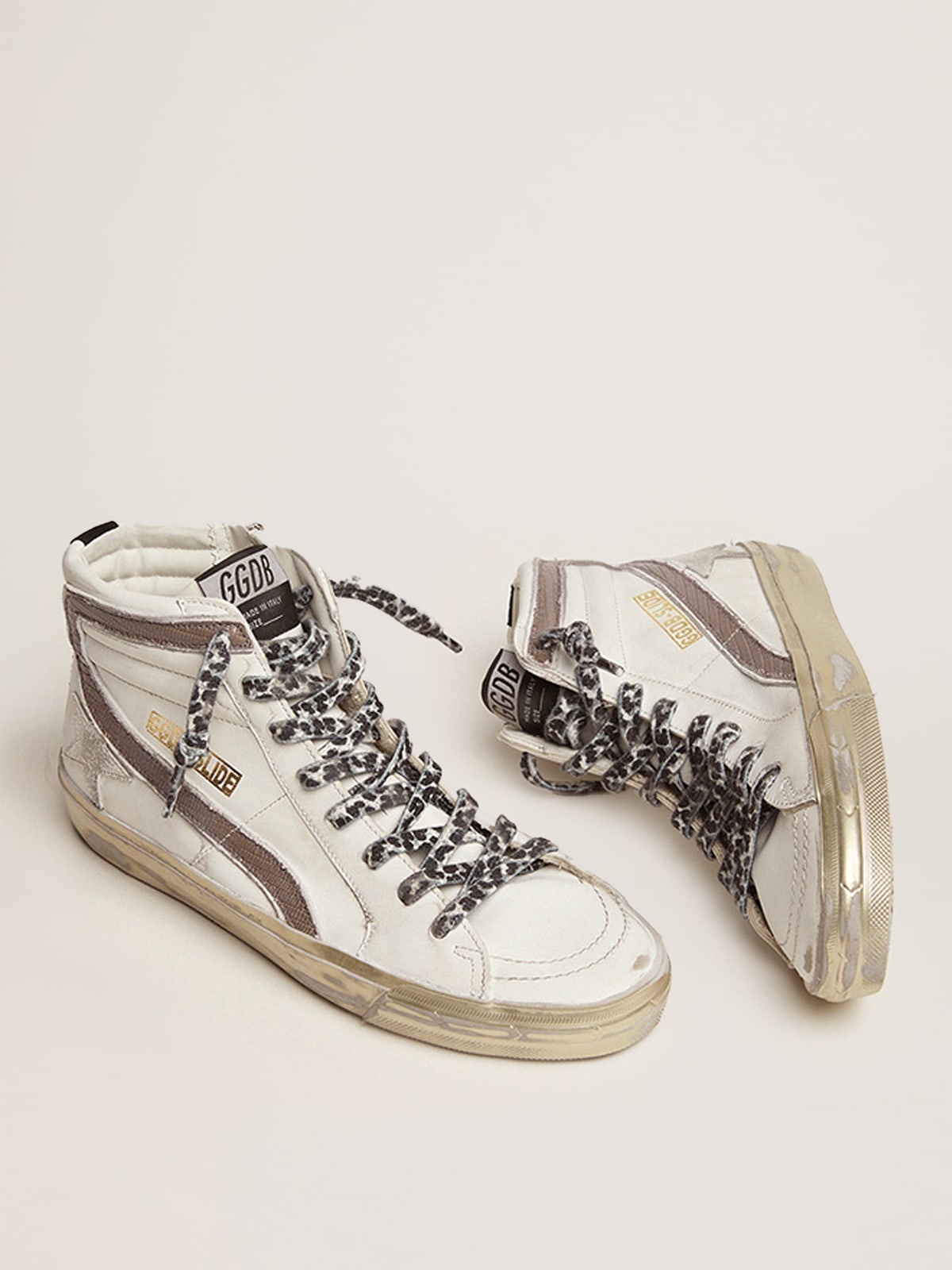 Slide sneakers with white suede star and dove-gray lizard-print leather flash - 2