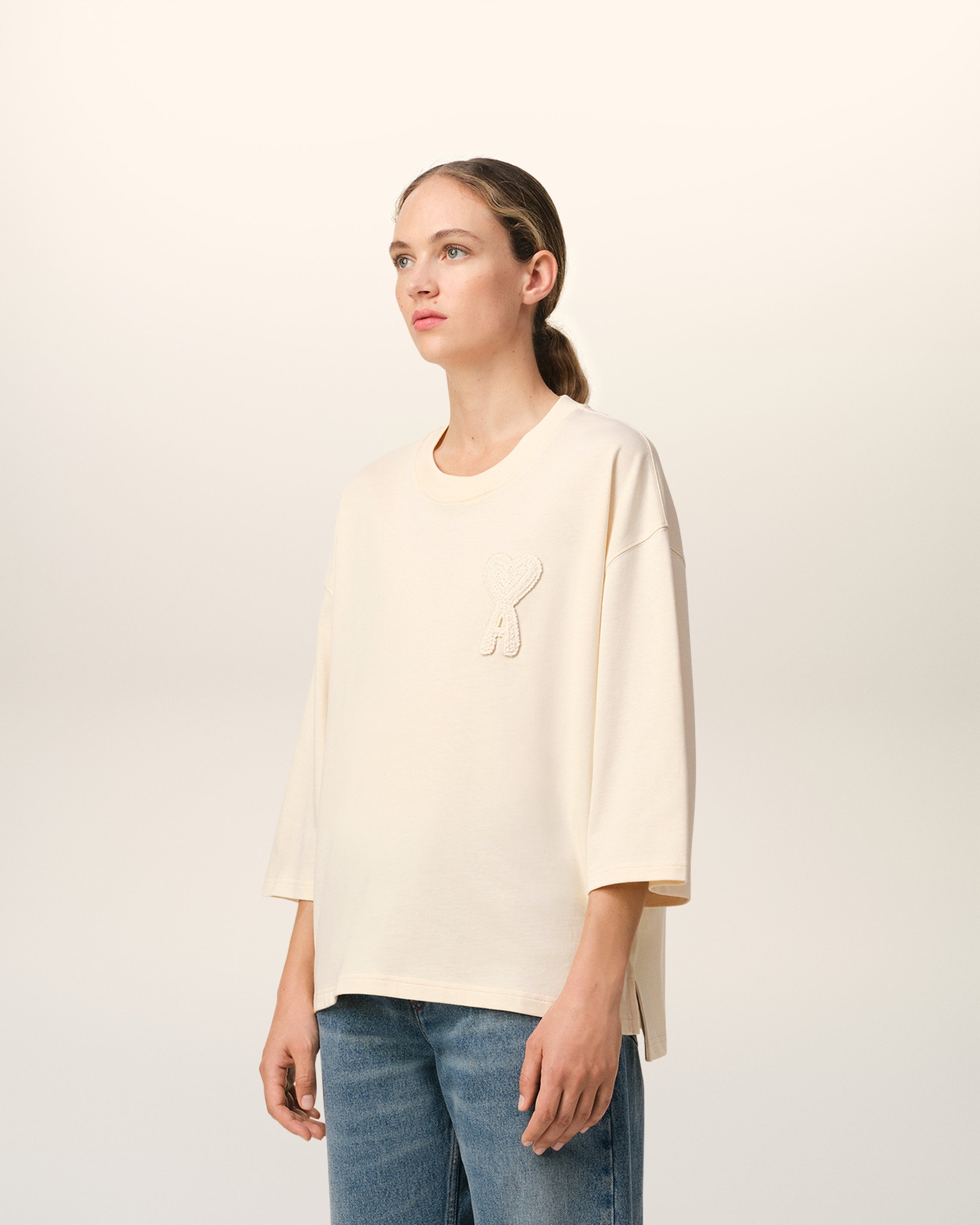AMI Paris★ベージュ 'Ami Paris' Patch コットン Tシャツ WHITE CREAM Ami Paris Patch T-shirt | AMI PARIS