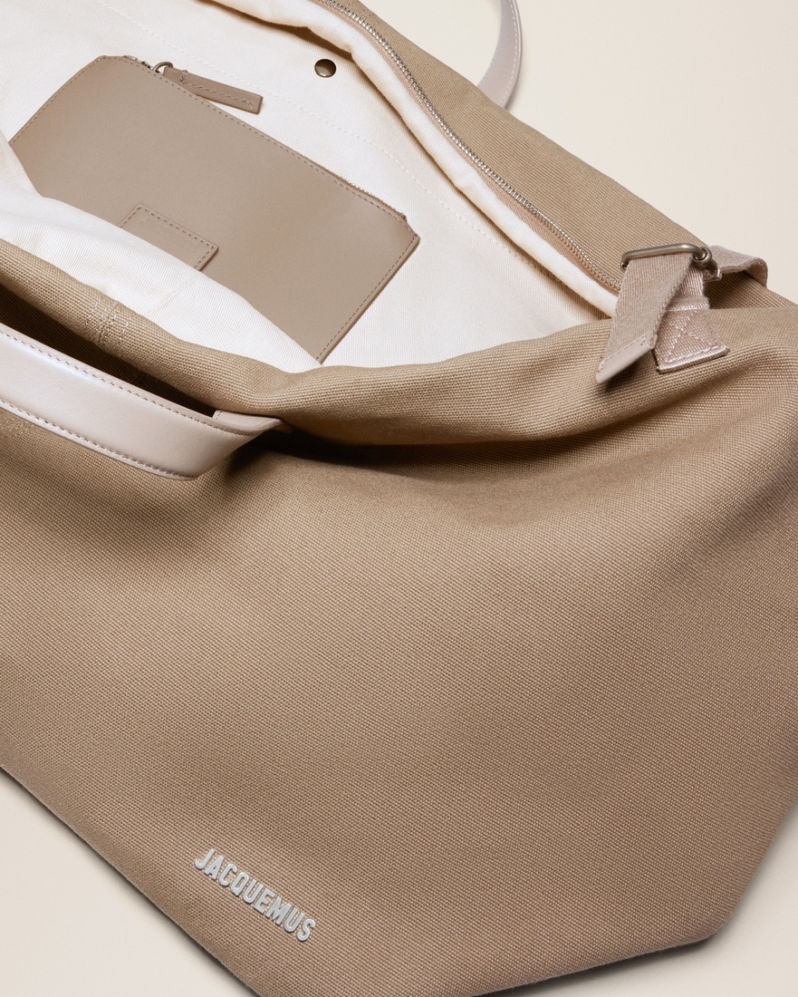＊送料・関税込み＊JACQUEMUS Le Sac A Linge大容量ハンドバッグ 送料・関税込み＊JACQUEMUS Le Sac A Linge 大容量旅行バッグ