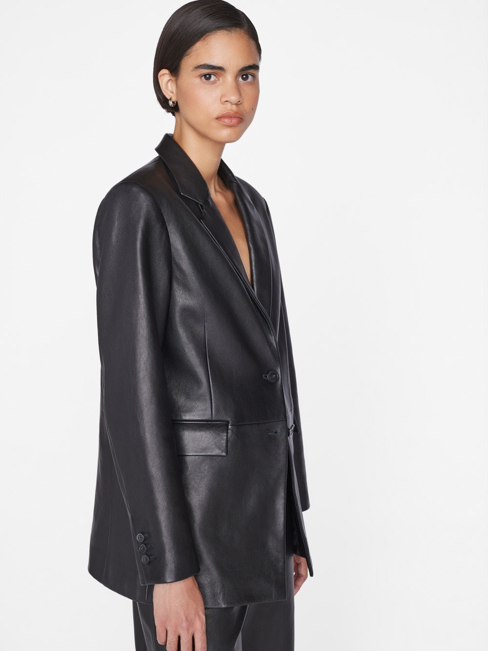 The Oversized Leather Blazer in Noir - 4