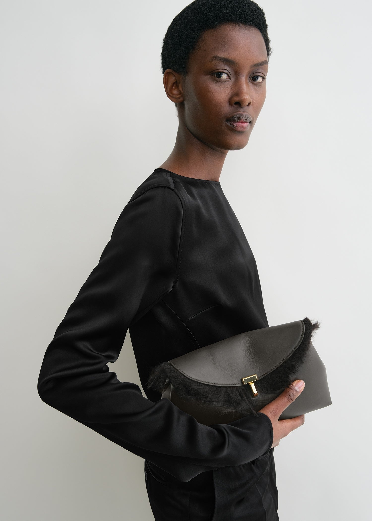 Shearling T-Lock clutch bark - 3