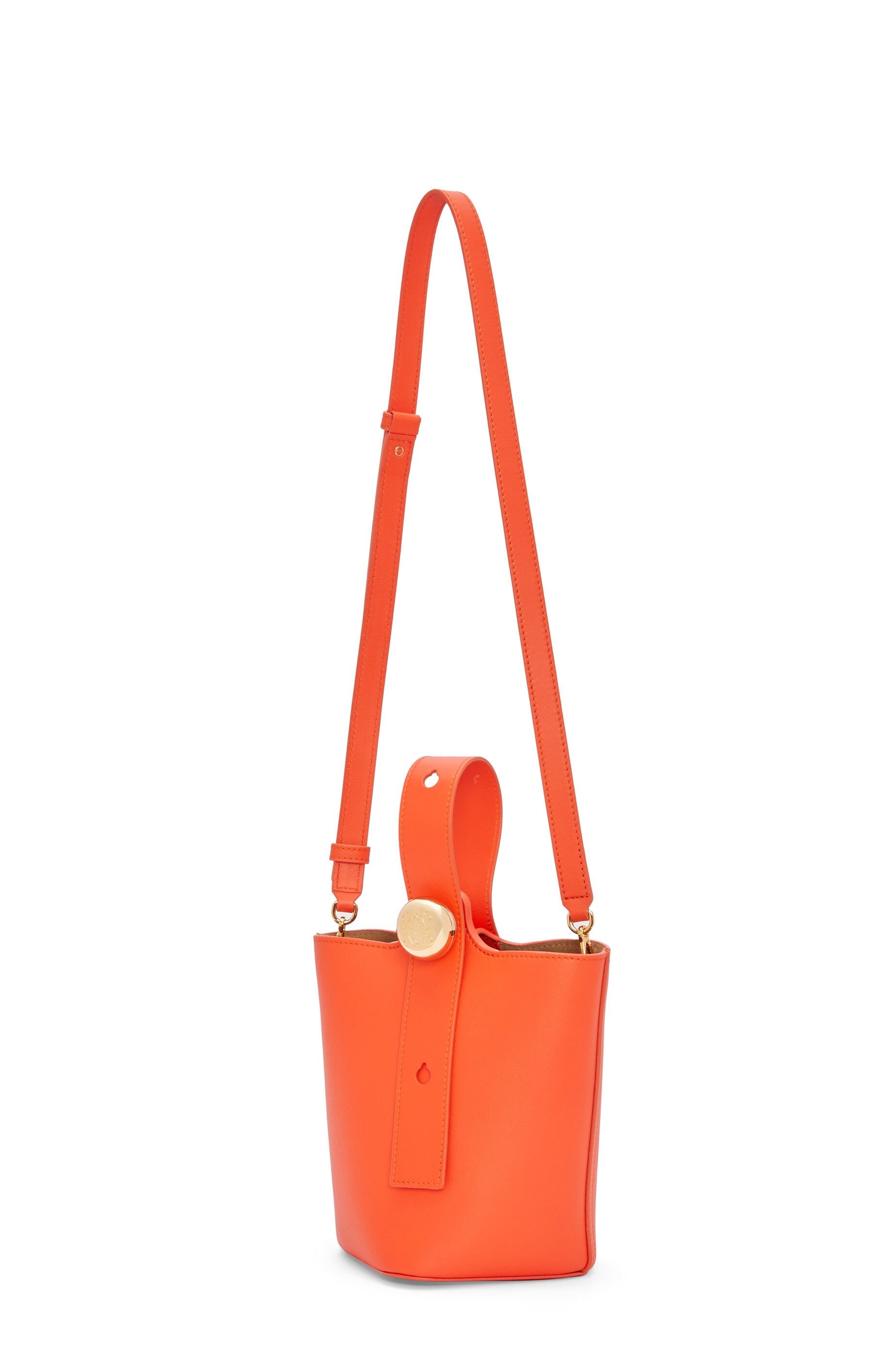 Mini Pebble Bucket bag in mellow calfskin - 6