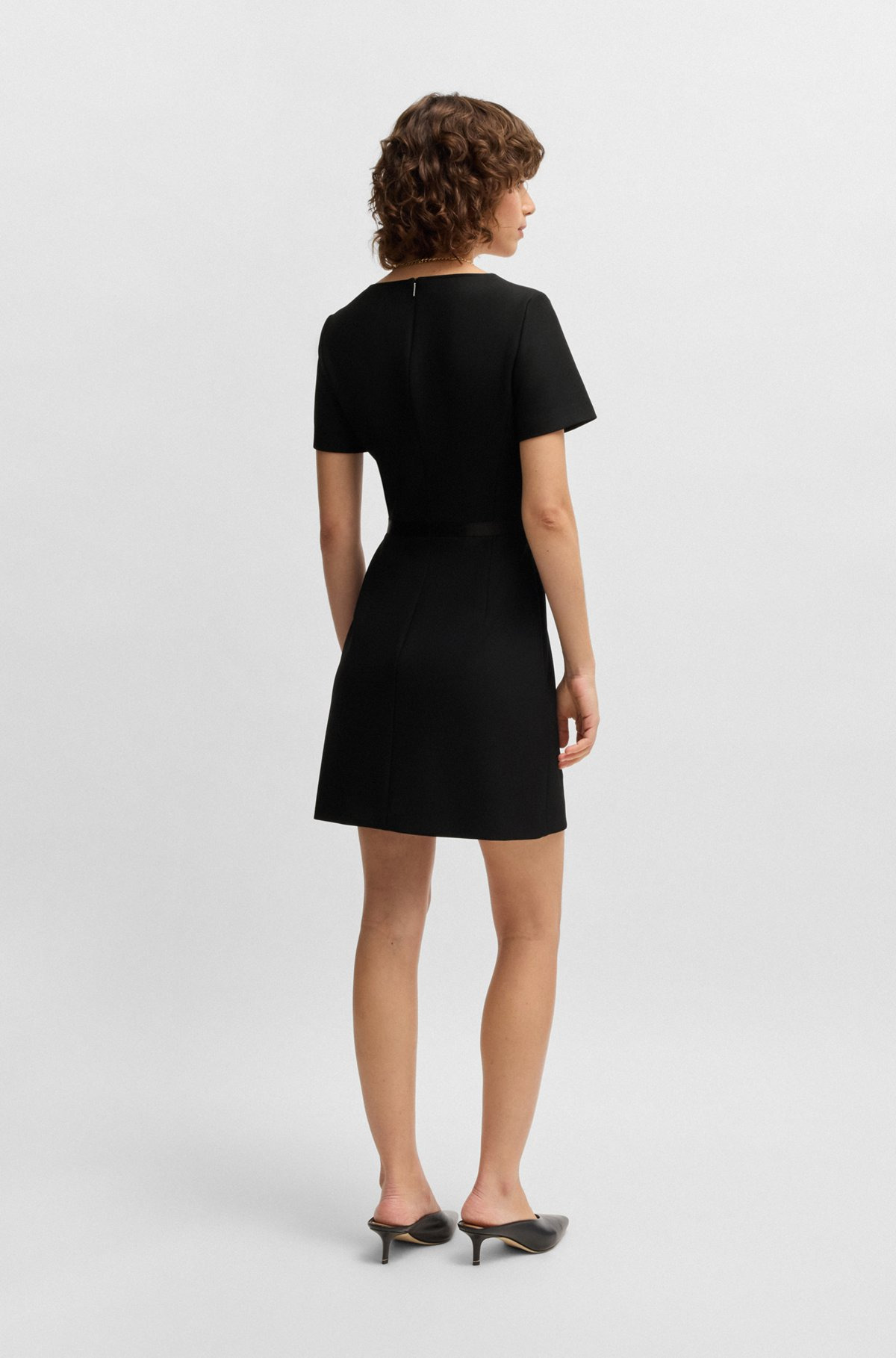 SLIM-FIT DRESS WITH RIBBON DETAIL - 4