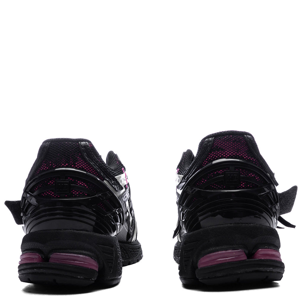 1906A - BLACK/DRAGON BERRY/WHITE - 4