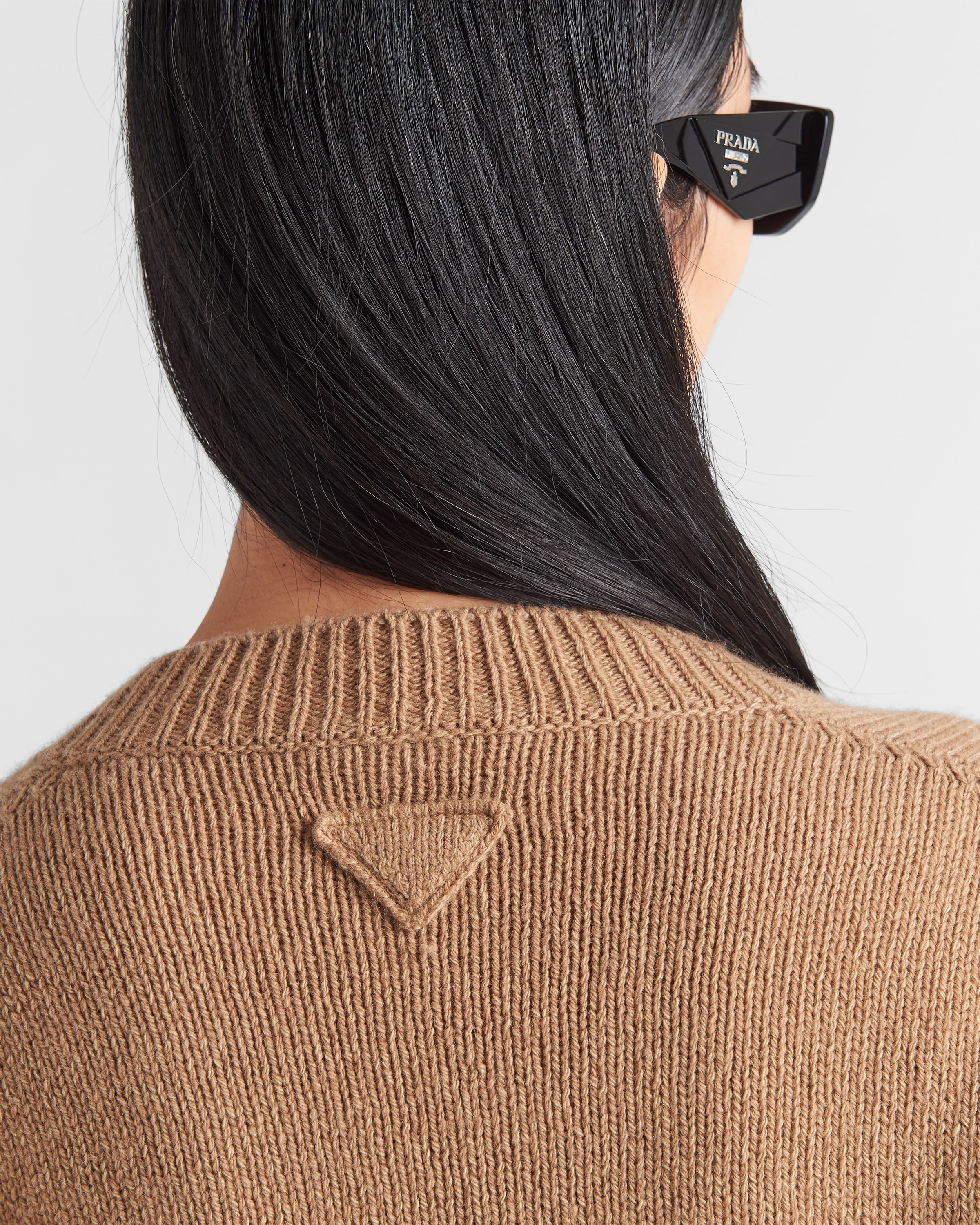 Wool and cashmere V-neck sweater - 4