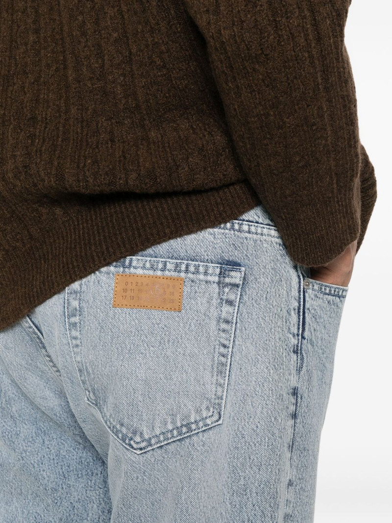button-fastening jeans 5