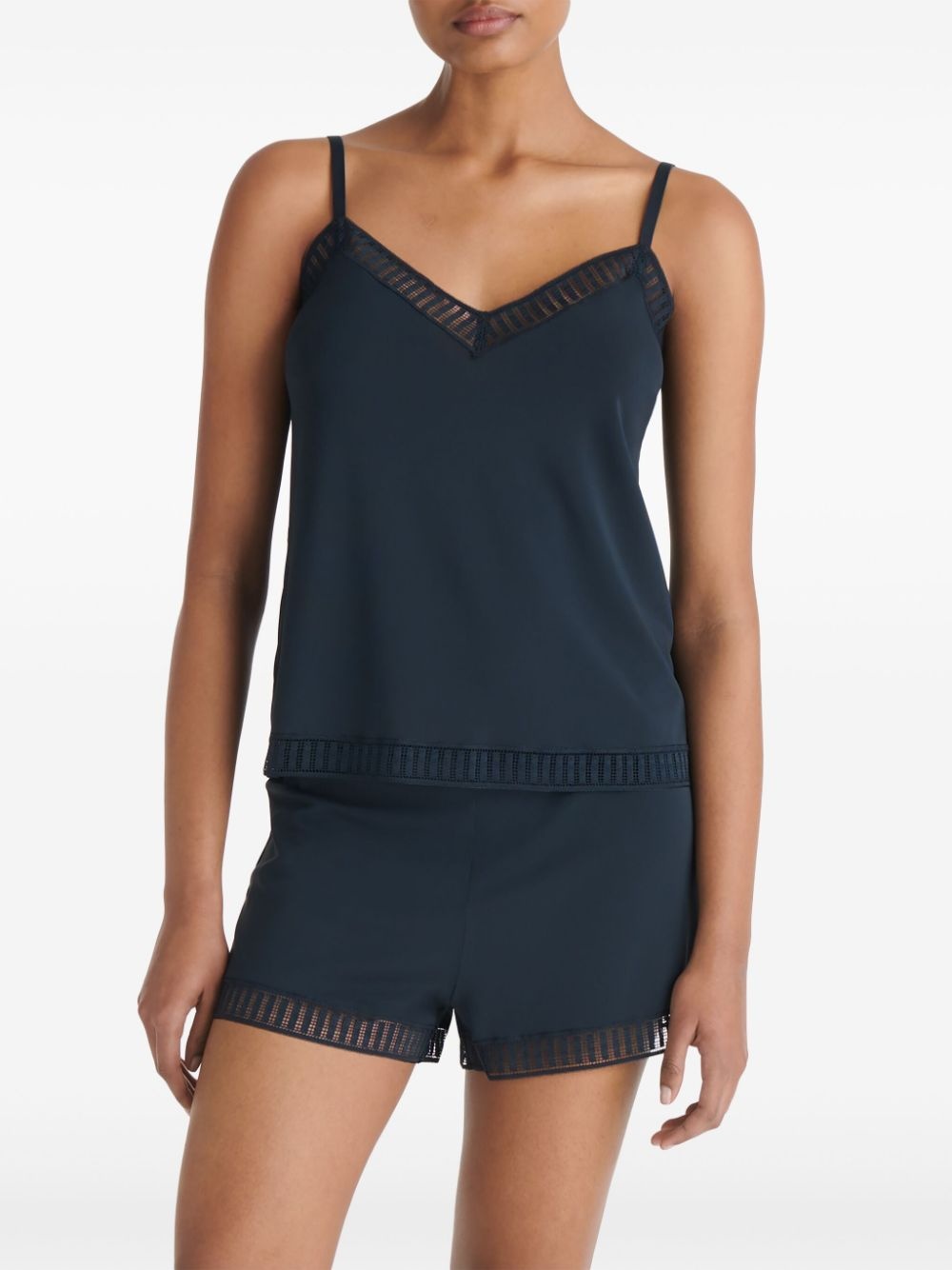 Sylvie Graphic lace-trim short - 4